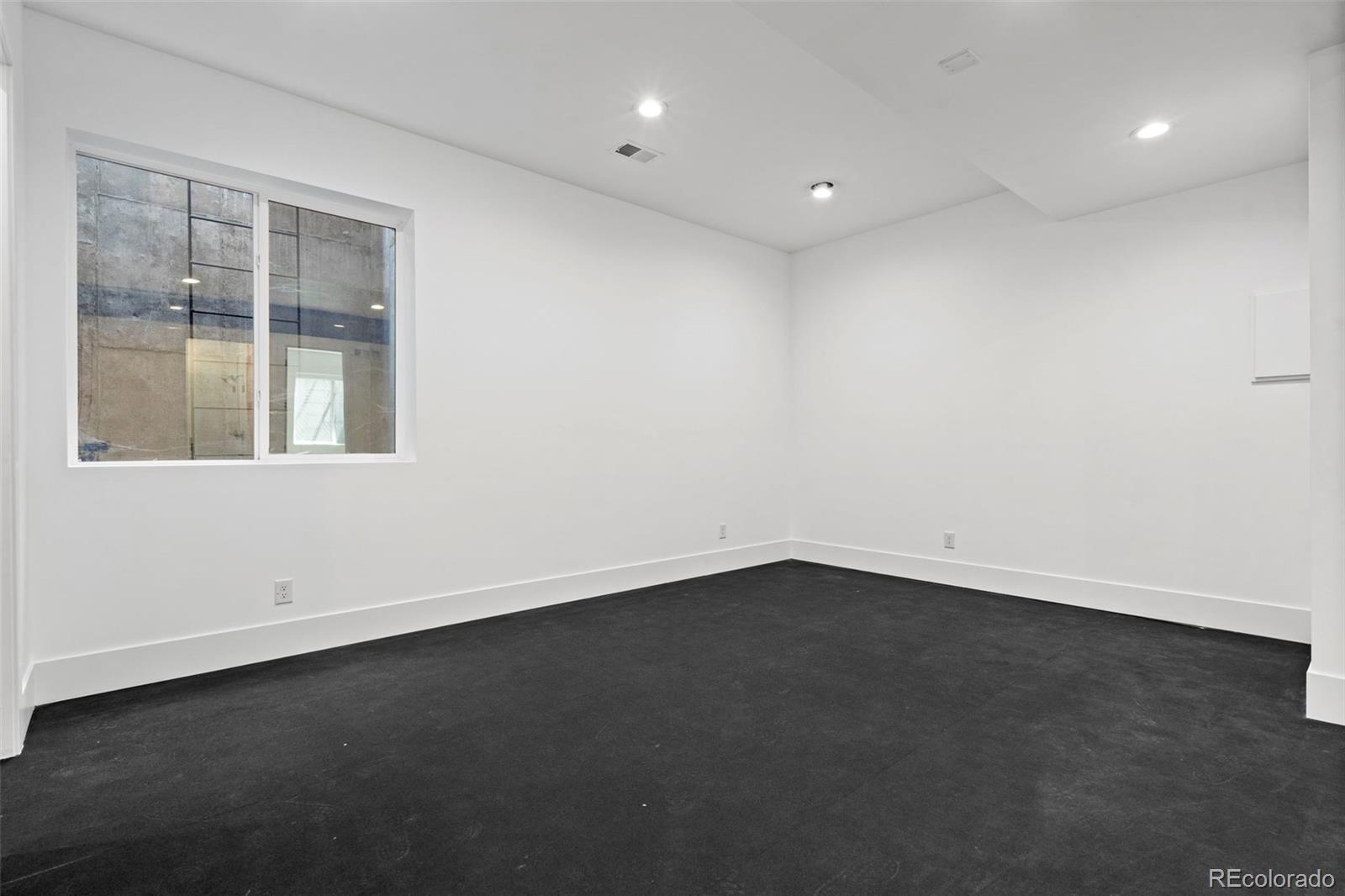 MLS Image #32 for 959 s vine street,denver, Colorado