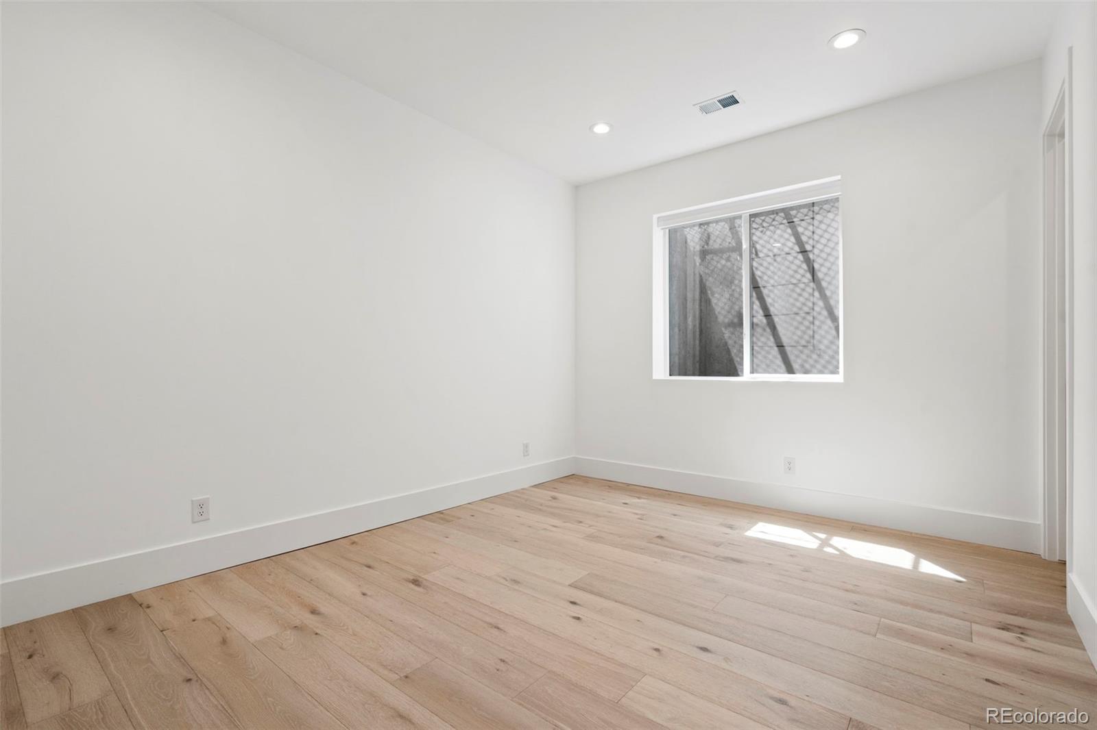 MLS Image #35 for 959 s vine street,denver, Colorado