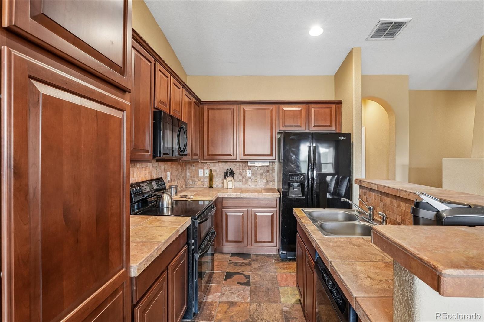 MLS Image #14 for 2468  syracuse street,denver, Colorado