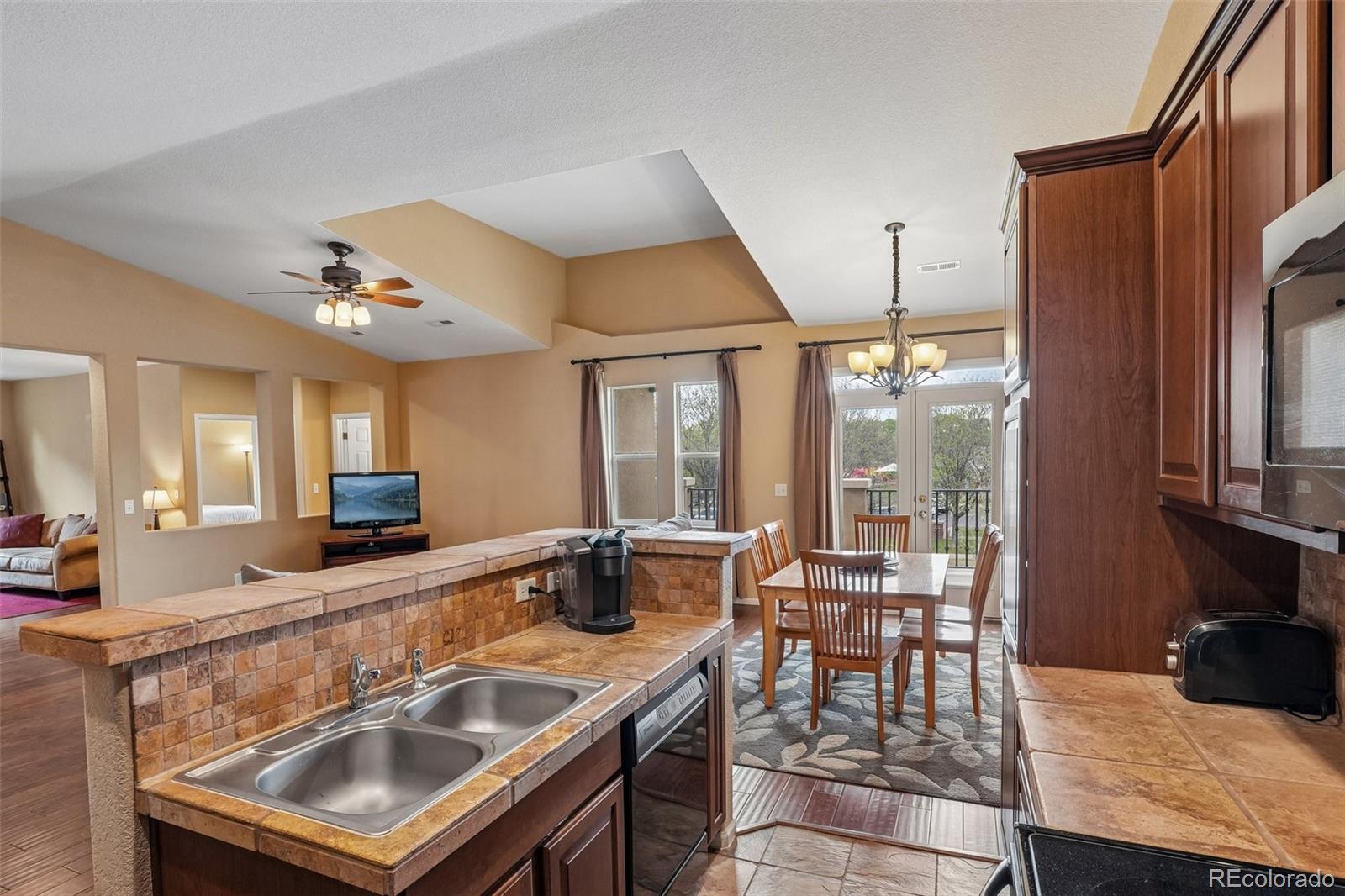 MLS Image #16 for 2468  syracuse street,denver, Colorado