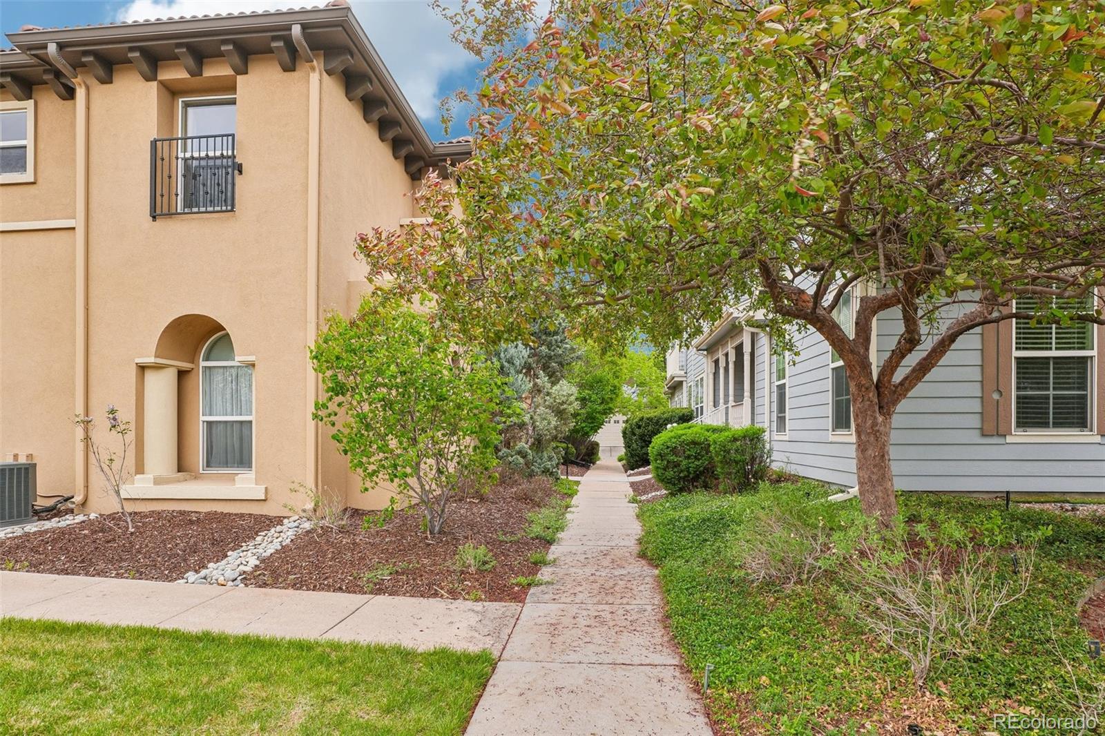 MLS Image #2 for 2468  syracuse street,denver, Colorado