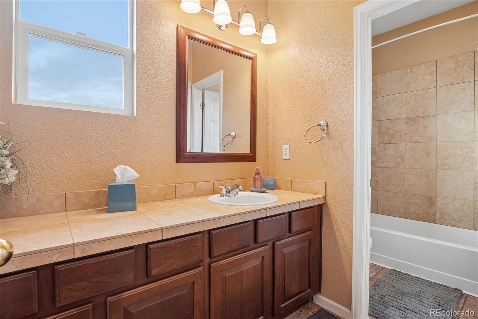 MLS Image #30 for 2468  syracuse street,denver, Colorado