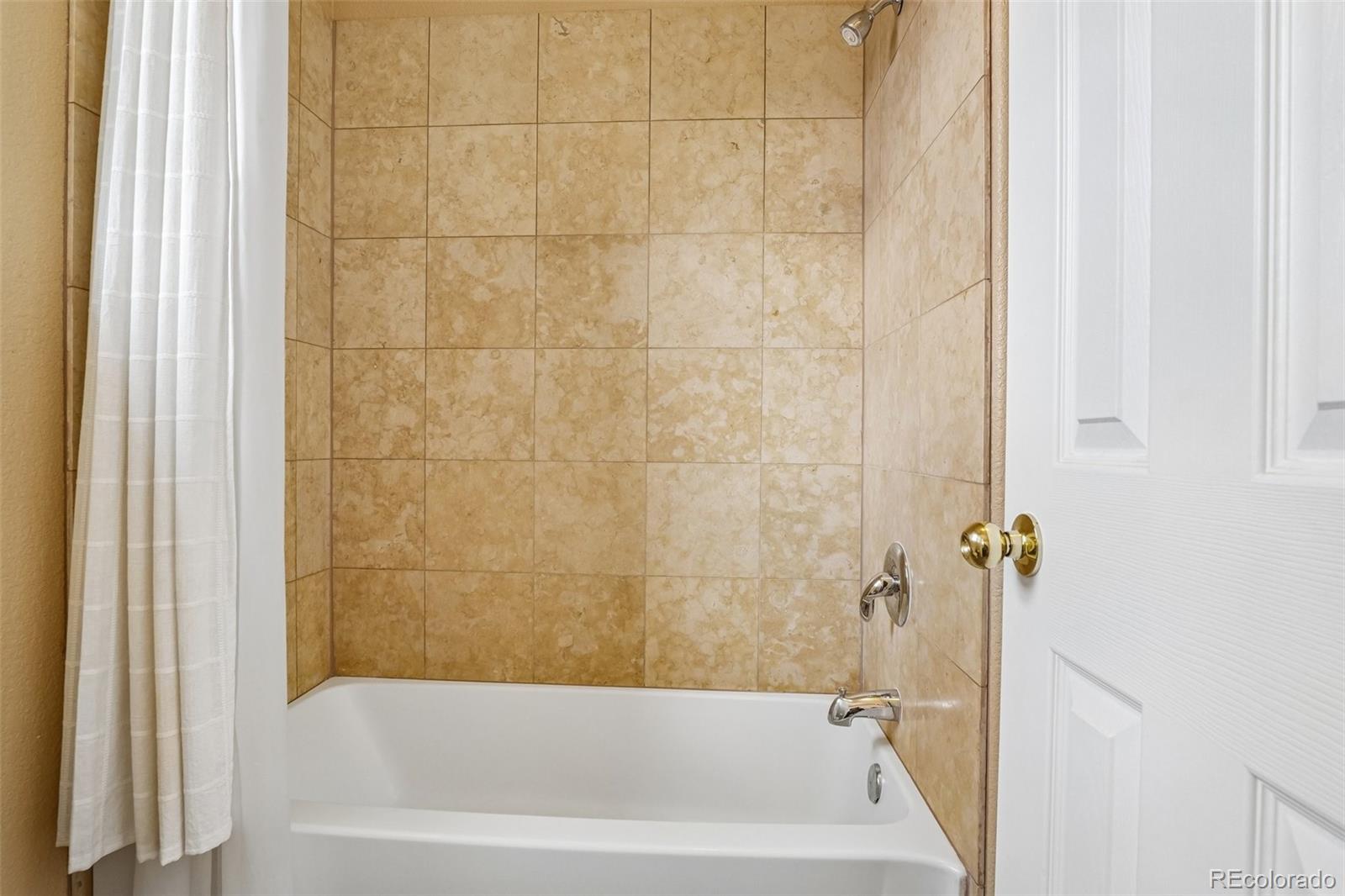 MLS Image #31 for 2468  syracuse street,denver, Colorado
