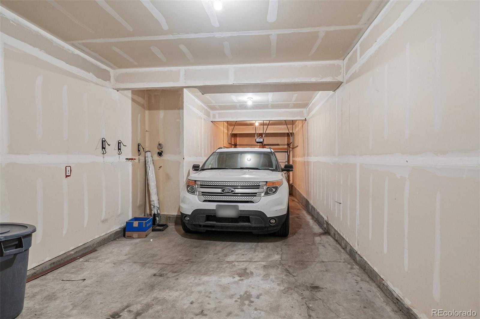MLS Image #33 for 2468  syracuse street,denver, Colorado