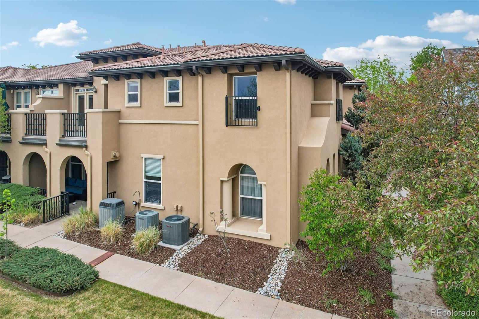 MLS Image #38 for 2468  syracuse street,denver, Colorado