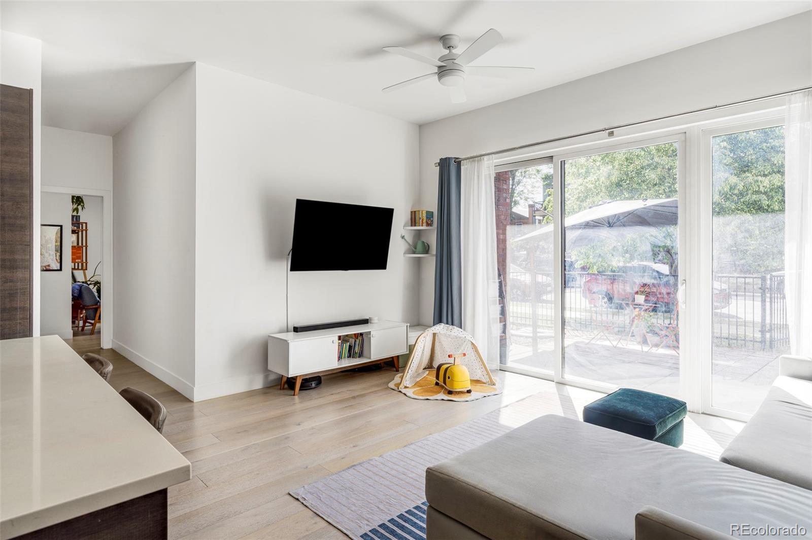 MLS Image #12 for 2525  arapahoe street,denver, Colorado
