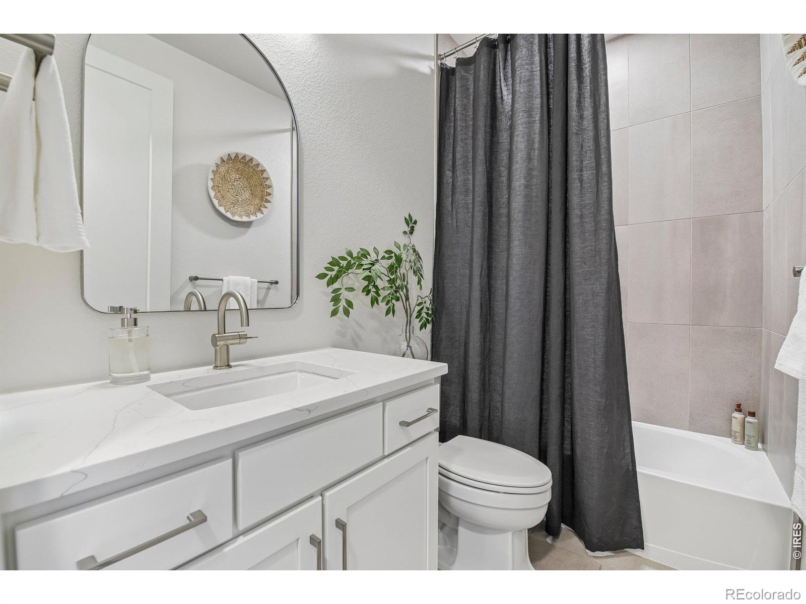 MLS Image #17 for 8263 s queen street,littleton, Colorado