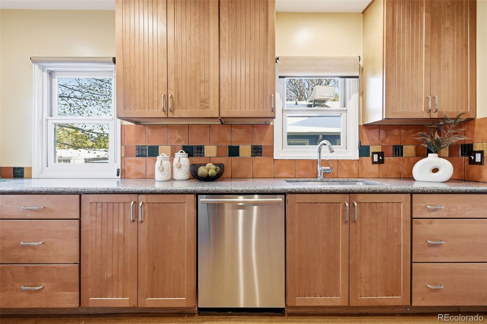 MLS Image #20 for 2820  clermont street,denver, Colorado
