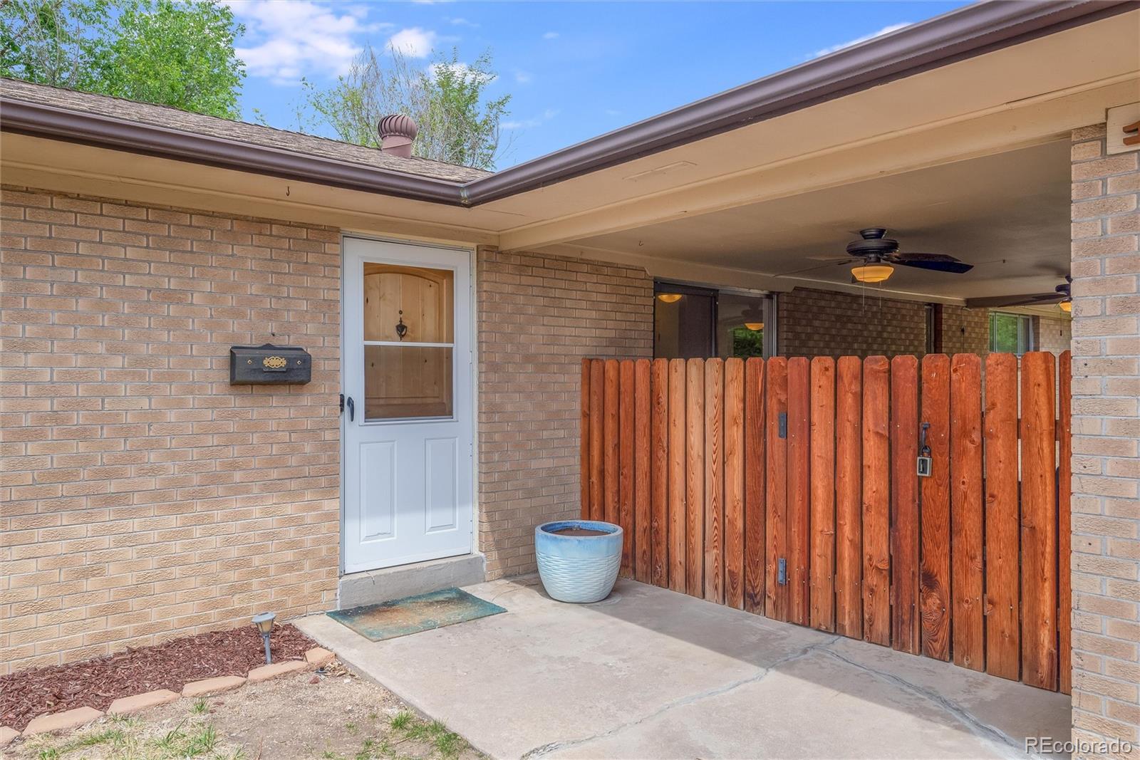 MLS Image #2 for 1522 s cherry street,denver, Colorado
