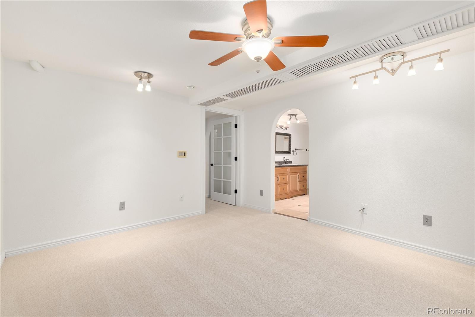 MLS Image #30 for 1522 s cherry street,denver, Colorado