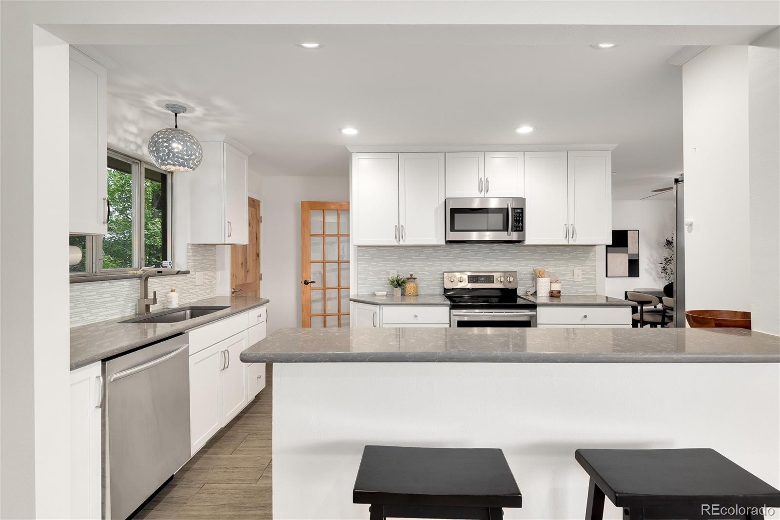 MLS Image #9 for 1522 s cherry street,denver, Colorado