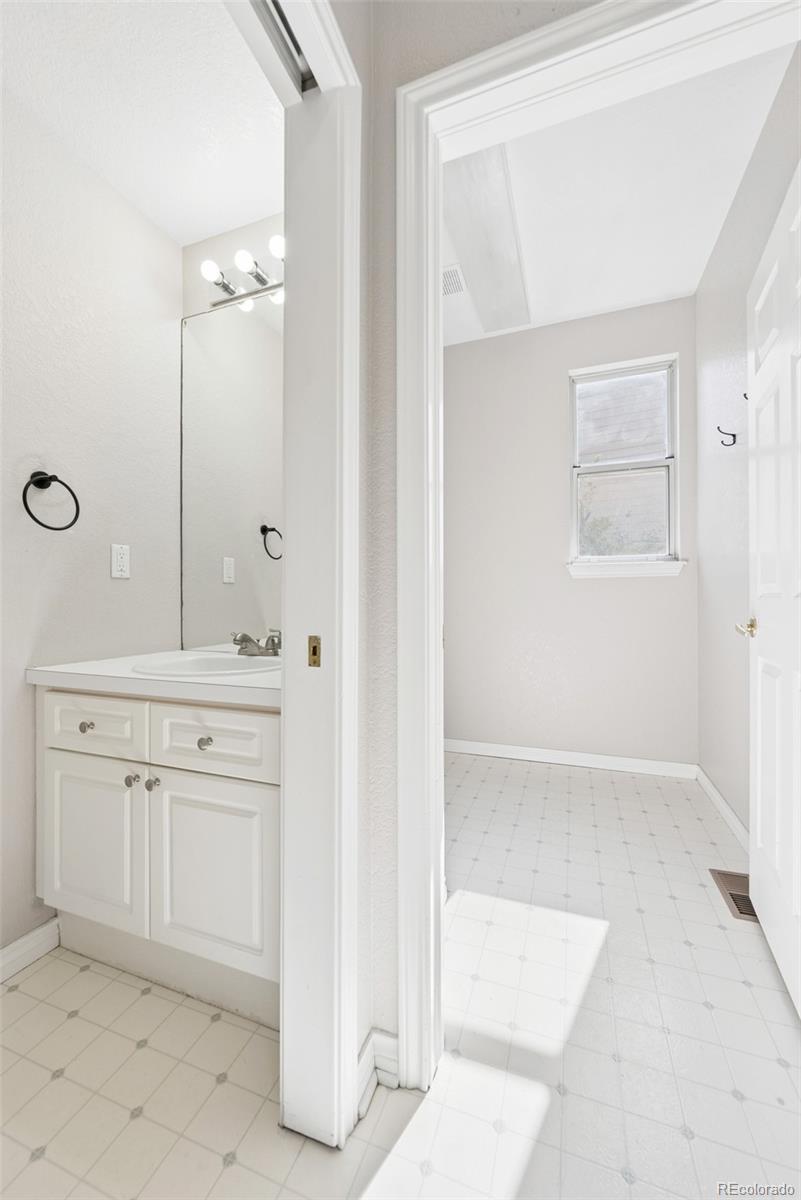 MLS Image #15 for 1577 s pitkin circle,aurora, Colorado