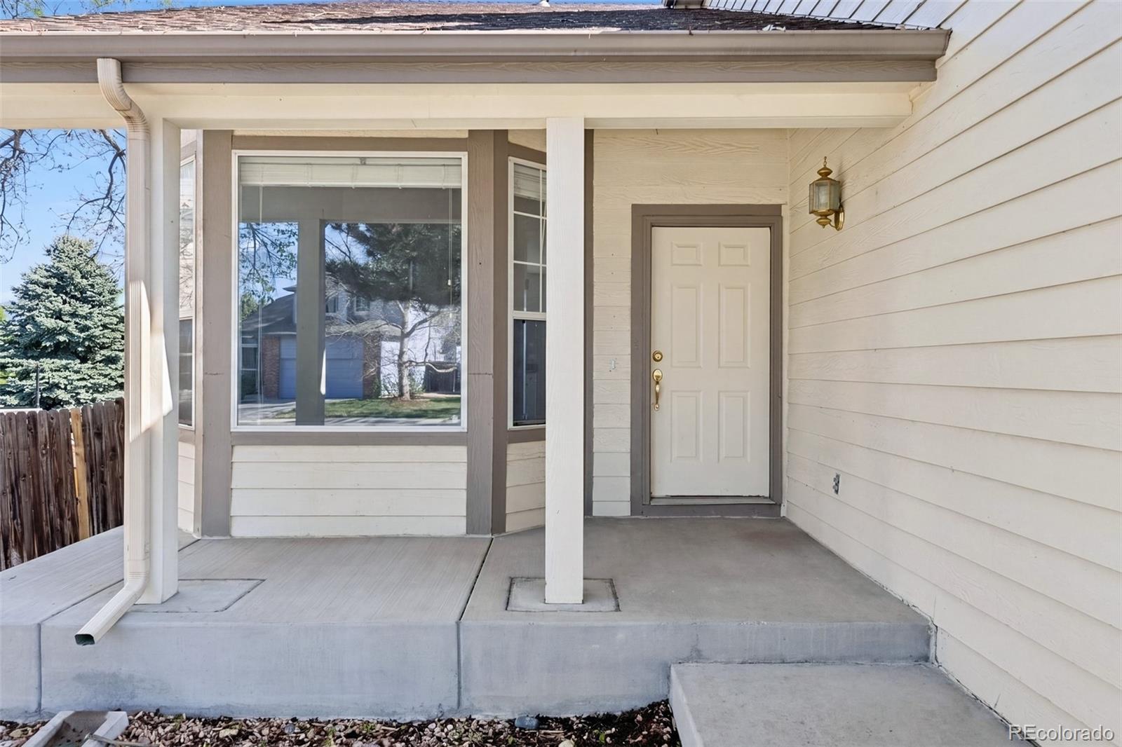 MLS Image #2 for 1577 s pitkin circle,aurora, Colorado