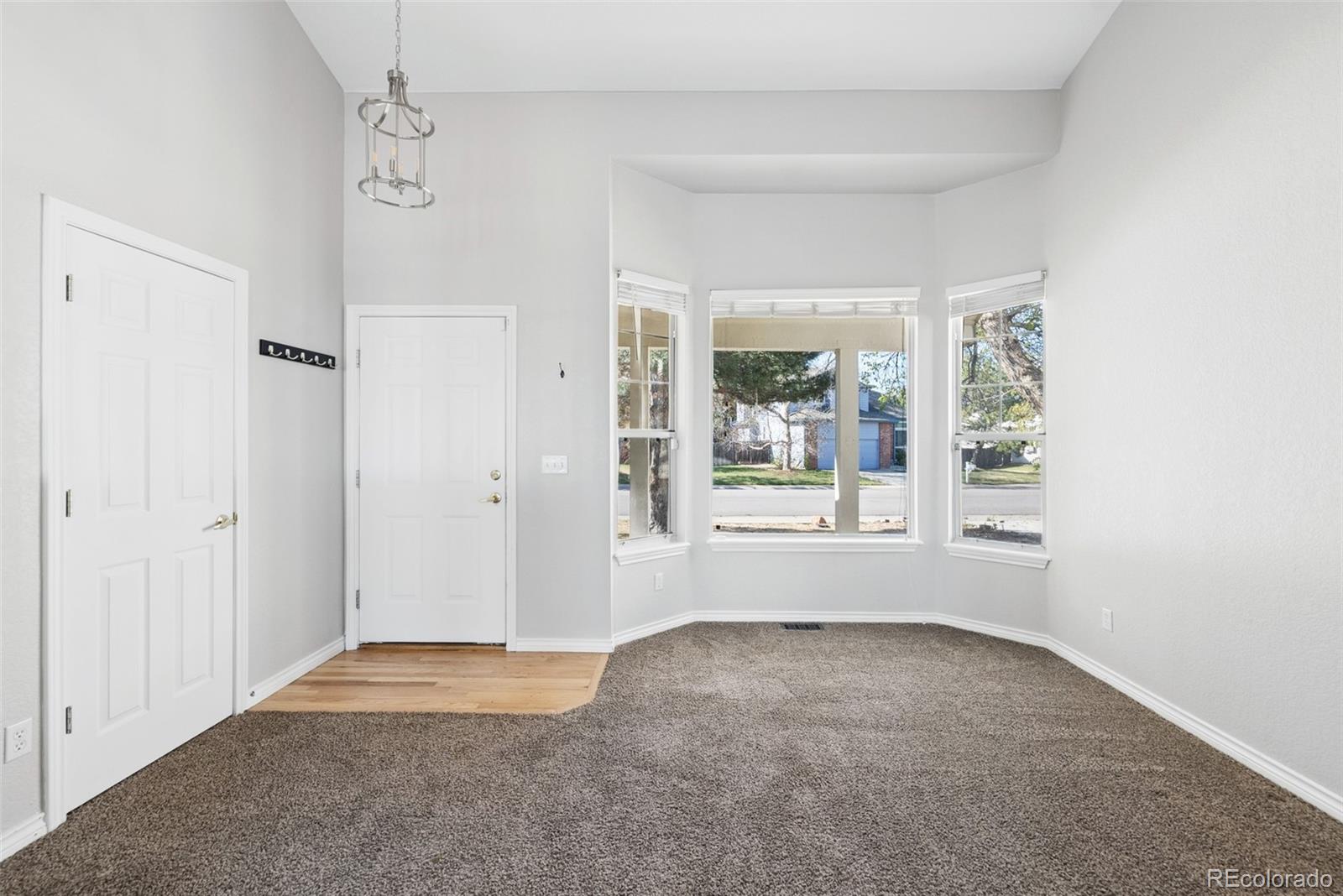 MLS Image #3 for 1577 s pitkin circle,aurora, Colorado