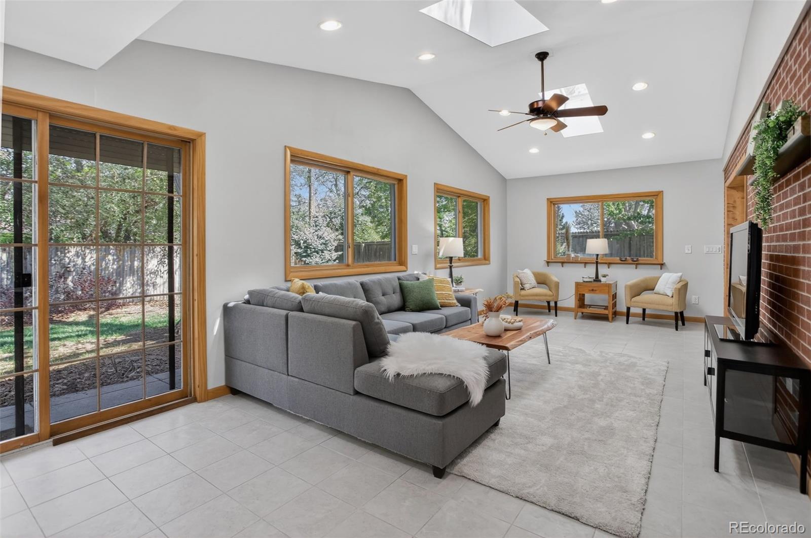 MLS Image #14 for 657 s pontiac way,denver, Colorado