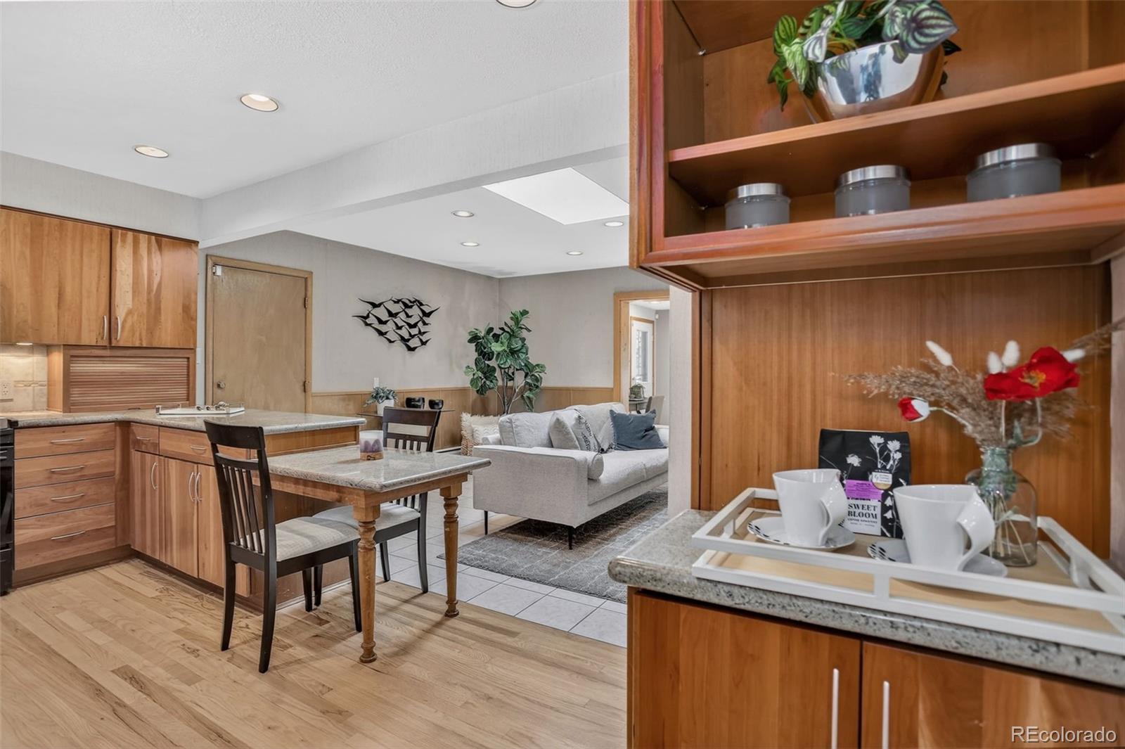 MLS Image #4 for 657 s pontiac way,denver, Colorado