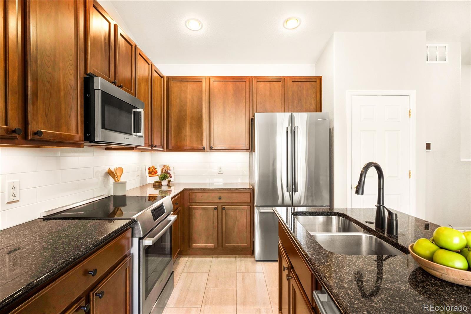 MLS Image #7 for 2388  xanthia way,denver, Colorado