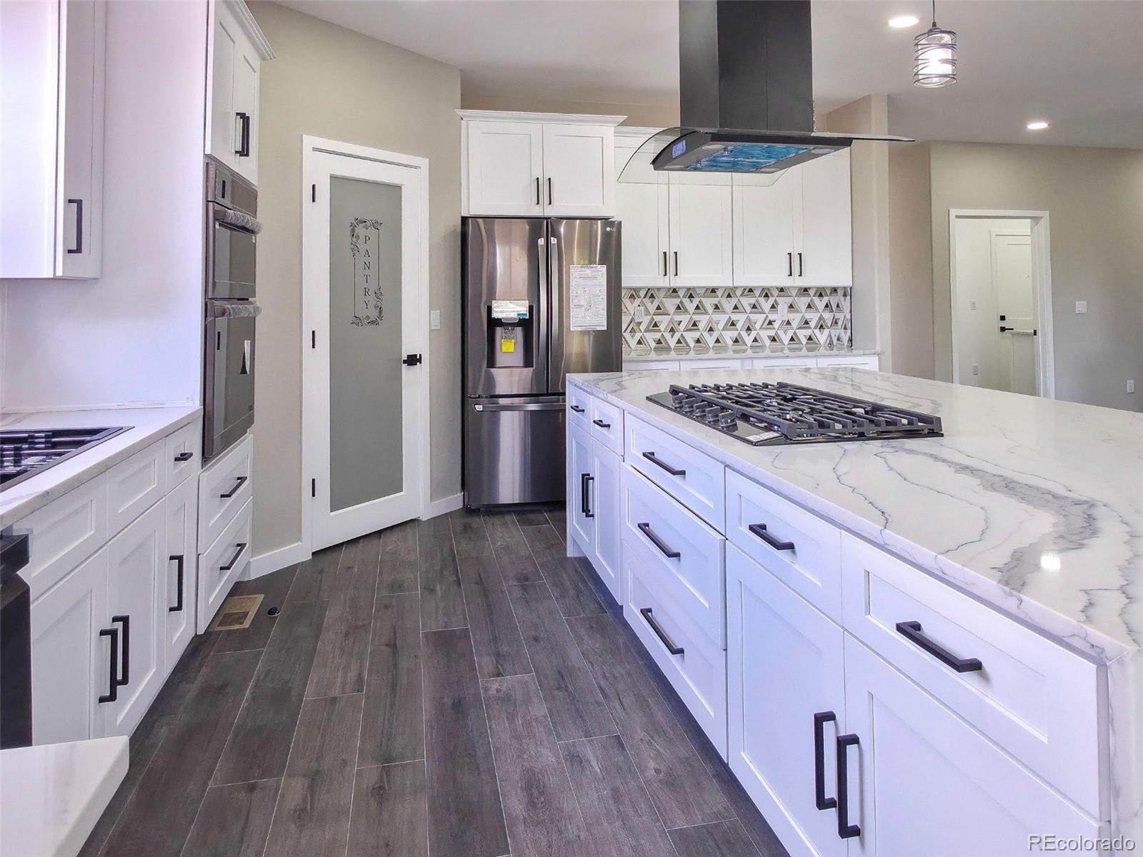 MLS Image #13 for 14606 e 26th place,aurora, Colorado