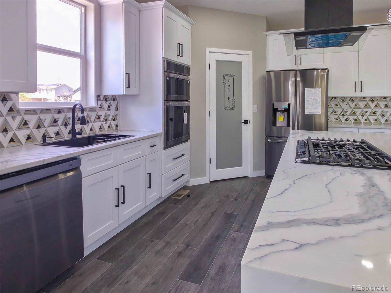 MLS Image #14 for 14606 e 26th place,aurora, Colorado