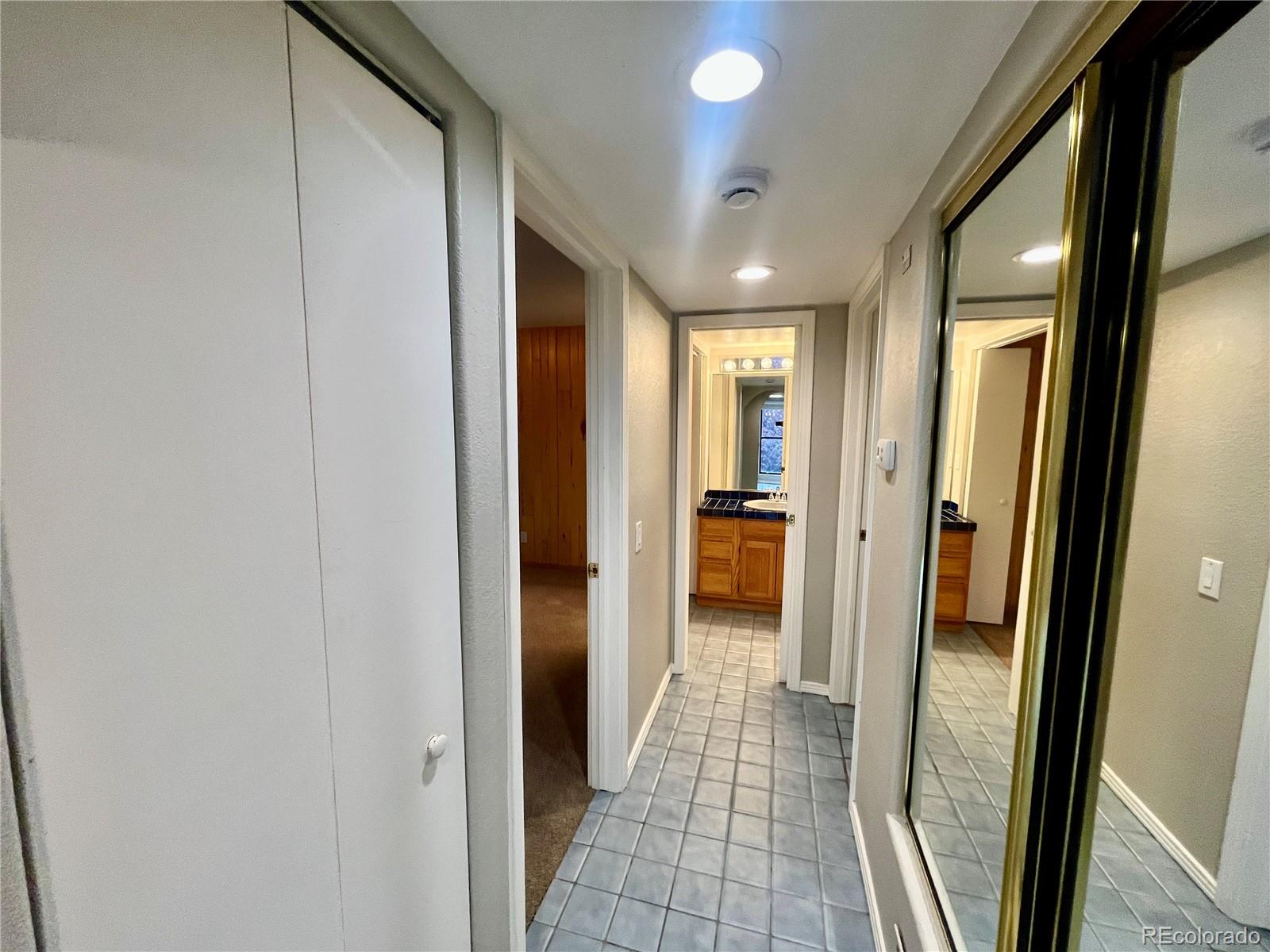 MLS Image #14 for 9797 e peakview avenue,englewood, Colorado