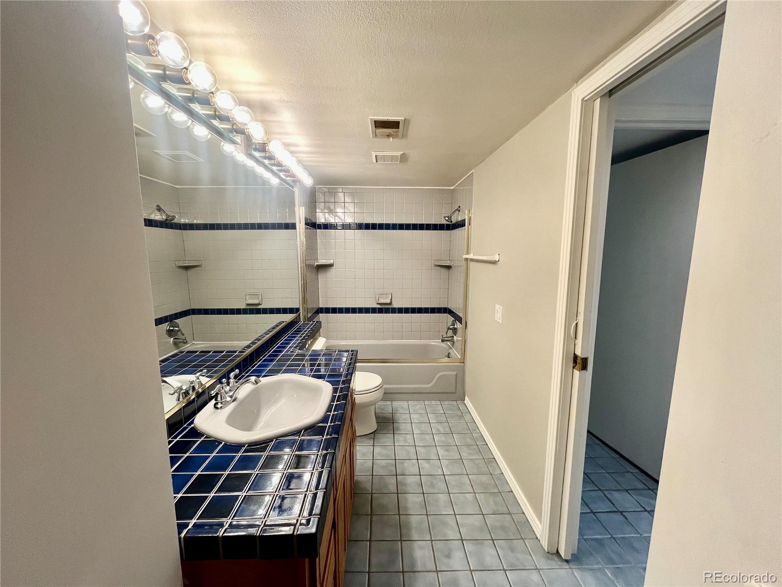 MLS Image #20 for 9797 e peakview avenue,englewood, Colorado