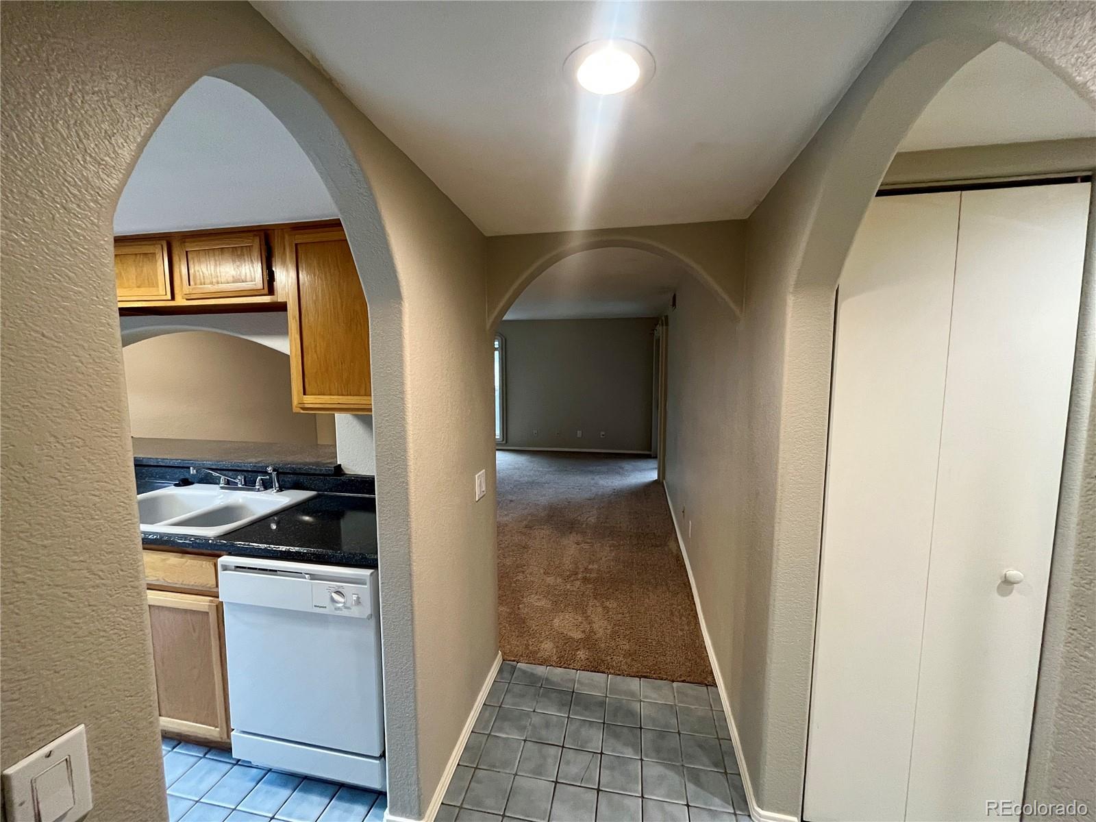 MLS Image #3 for 9797 e peakview avenue,englewood, Colorado