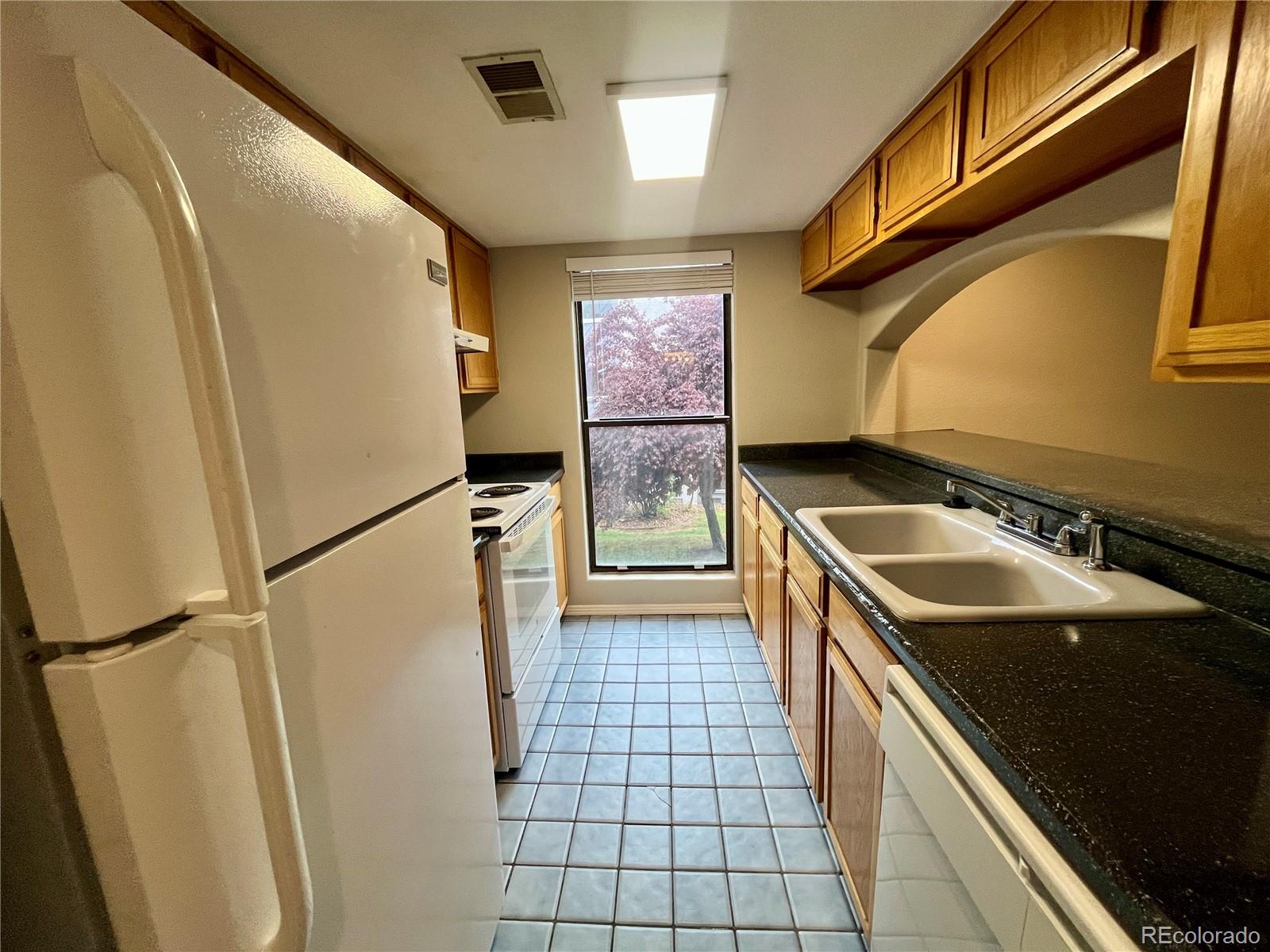 MLS Image #4 for 9797 e peakview avenue,englewood, Colorado