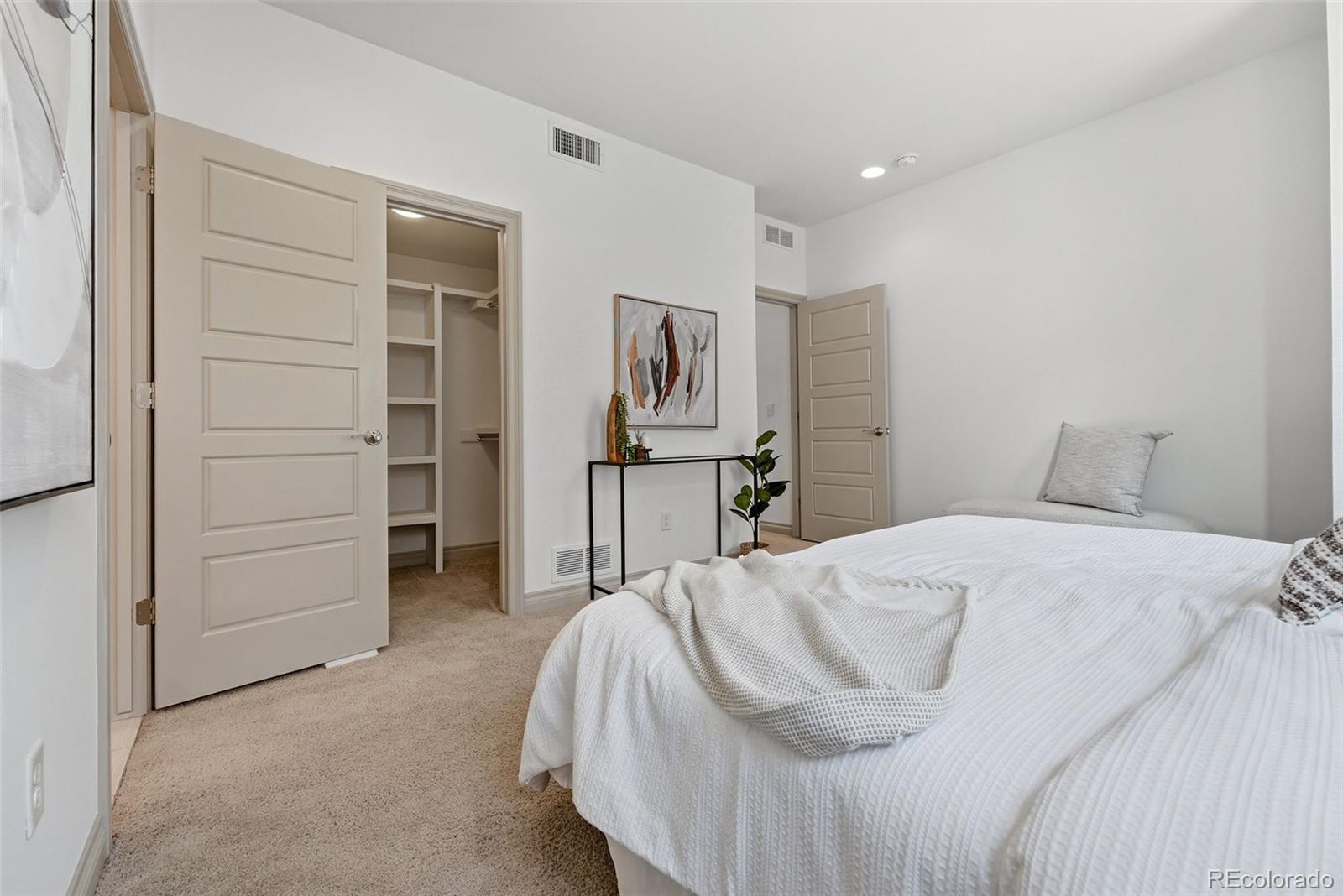 MLS Image #18 for 1335  jackson street,denver, Colorado