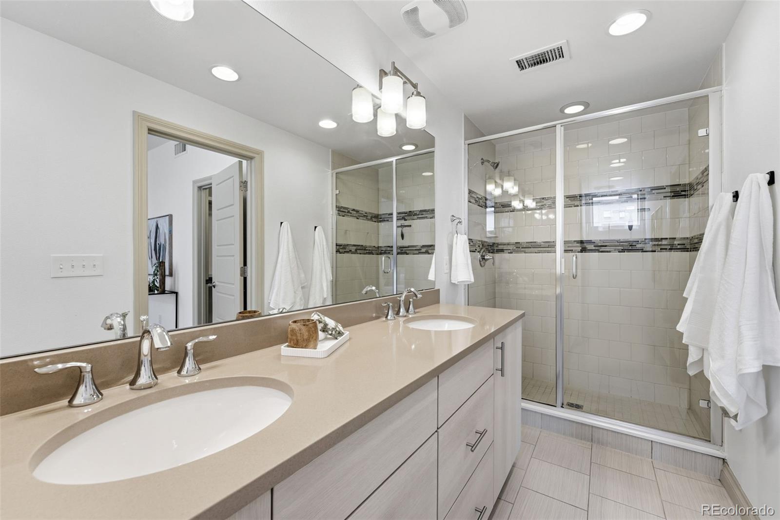 MLS Image #19 for 1335  jackson street,denver, Colorado
