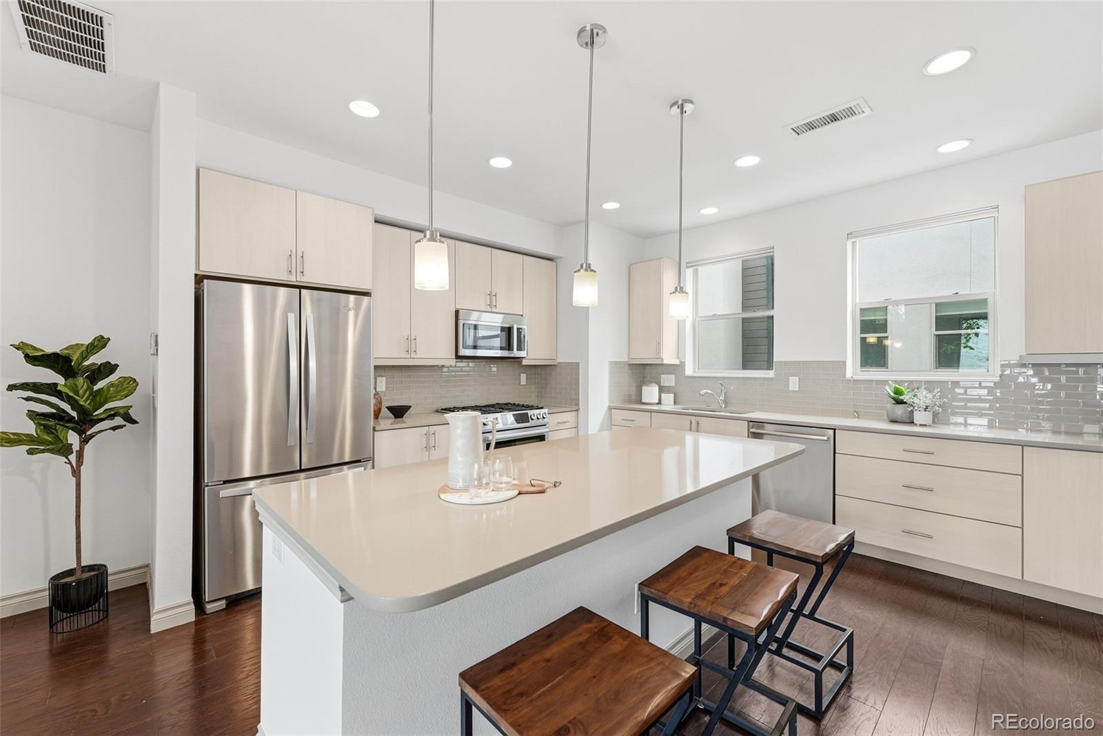 MLS Image #2 for 1335  jackson street,denver, Colorado
