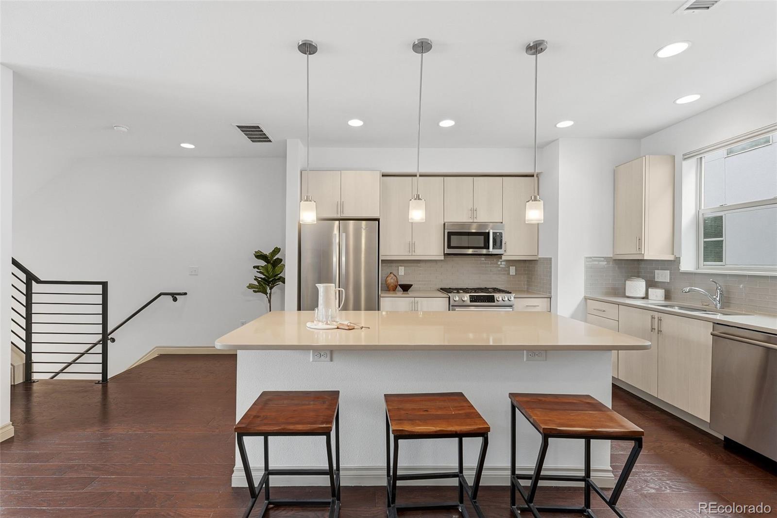 MLS Image #3 for 1335  jackson street,denver, Colorado