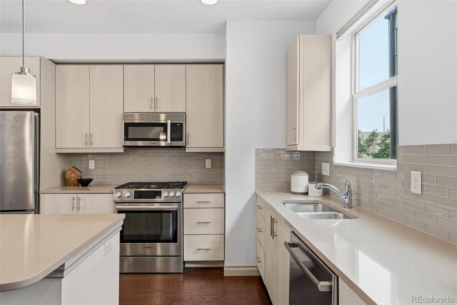 MLS Image #4 for 1335  jackson street,denver, Colorado