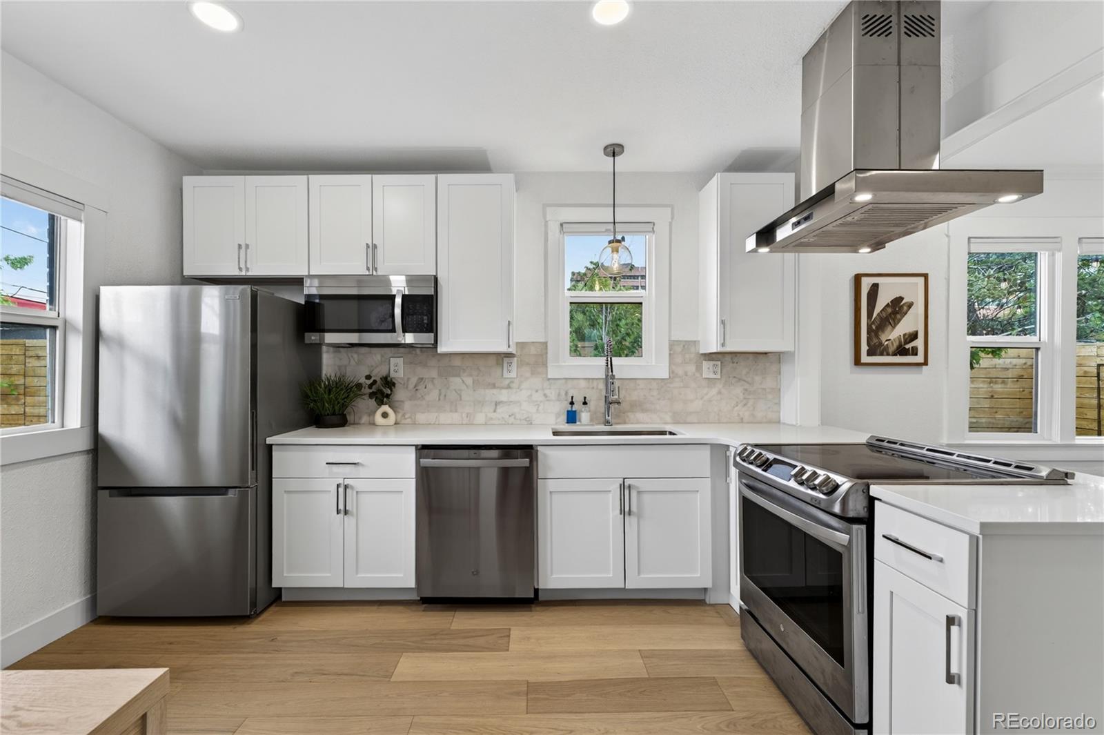 MLS Image #11 for 1528  harrison street,denver, Colorado