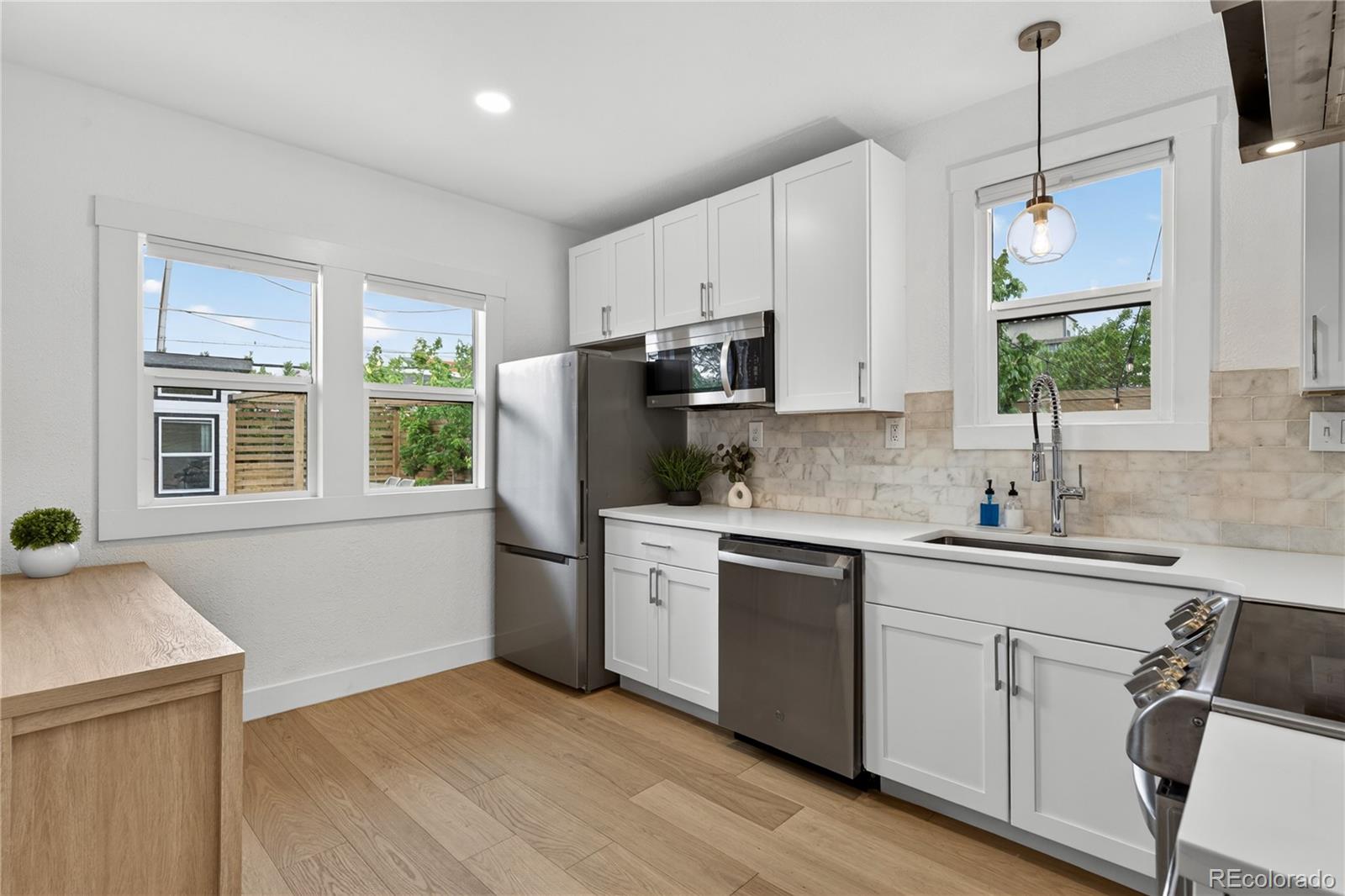 MLS Image #12 for 1528  harrison street,denver, Colorado