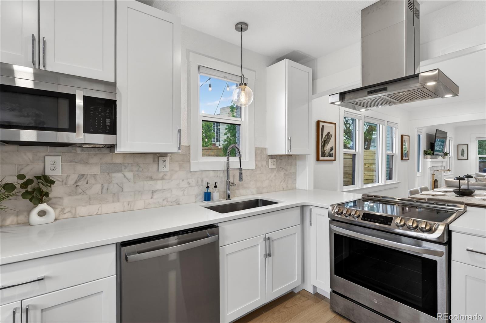 MLS Image #13 for 1528  harrison street,denver, Colorado