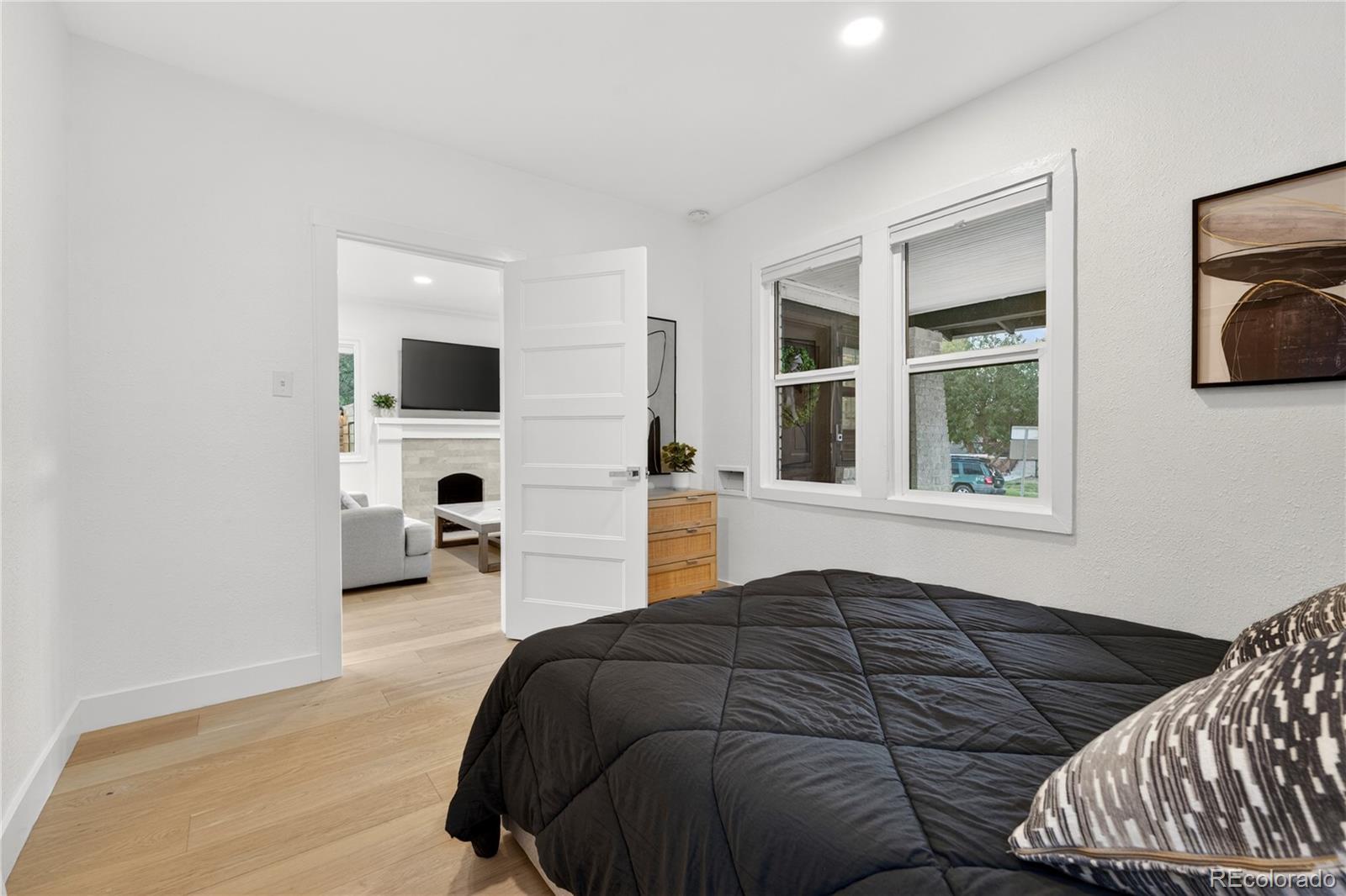 MLS Image #18 for 1528  harrison street,denver, Colorado