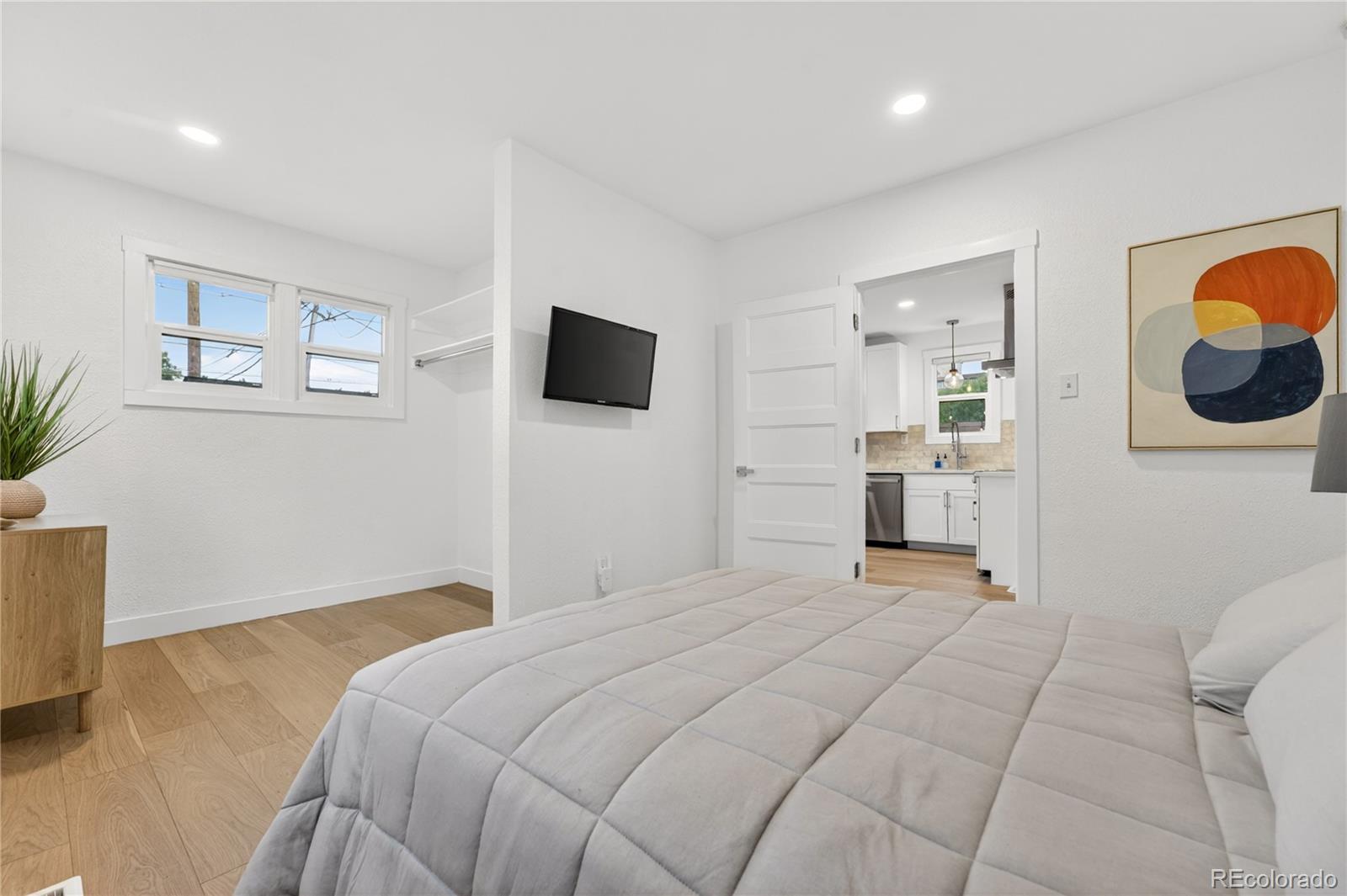 MLS Image #19 for 1528  harrison street,denver, Colorado