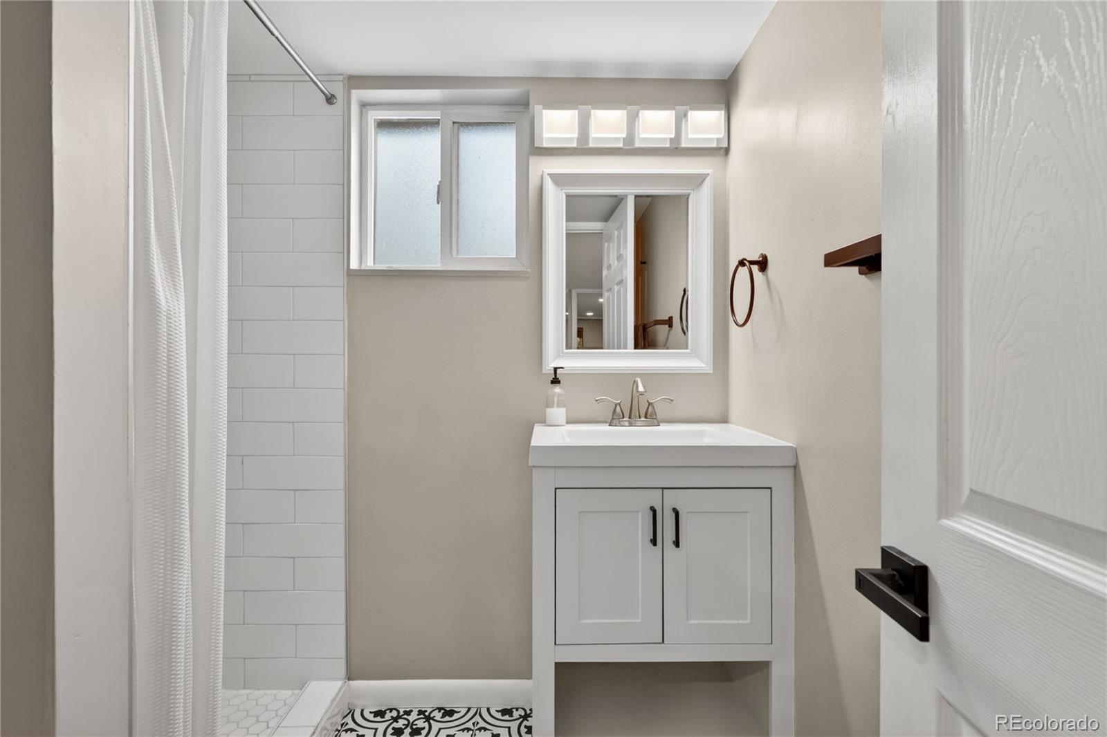 MLS Image #26 for 1528  harrison street,denver, Colorado