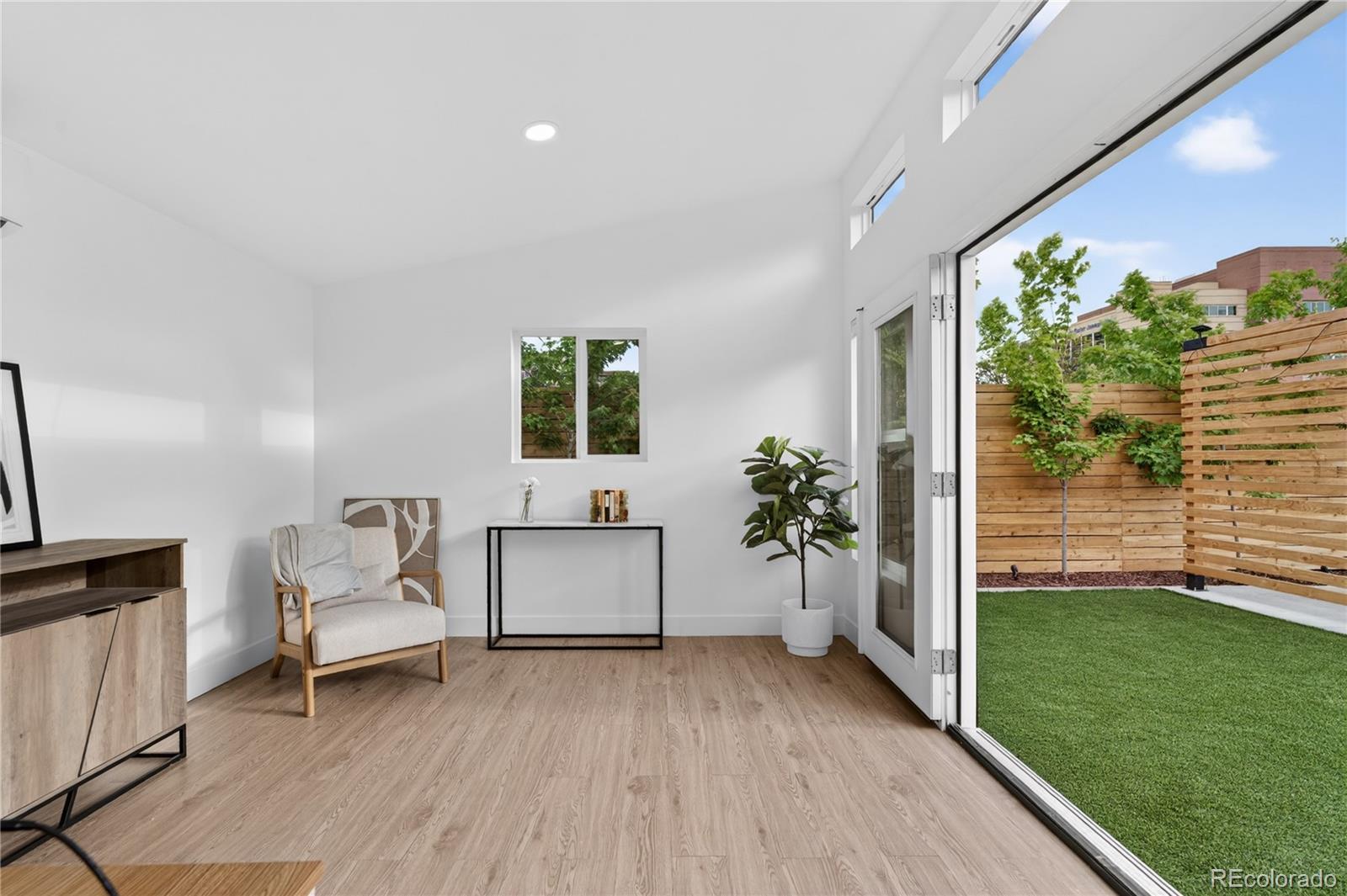 MLS Image #39 for 1528  harrison street,denver, Colorado