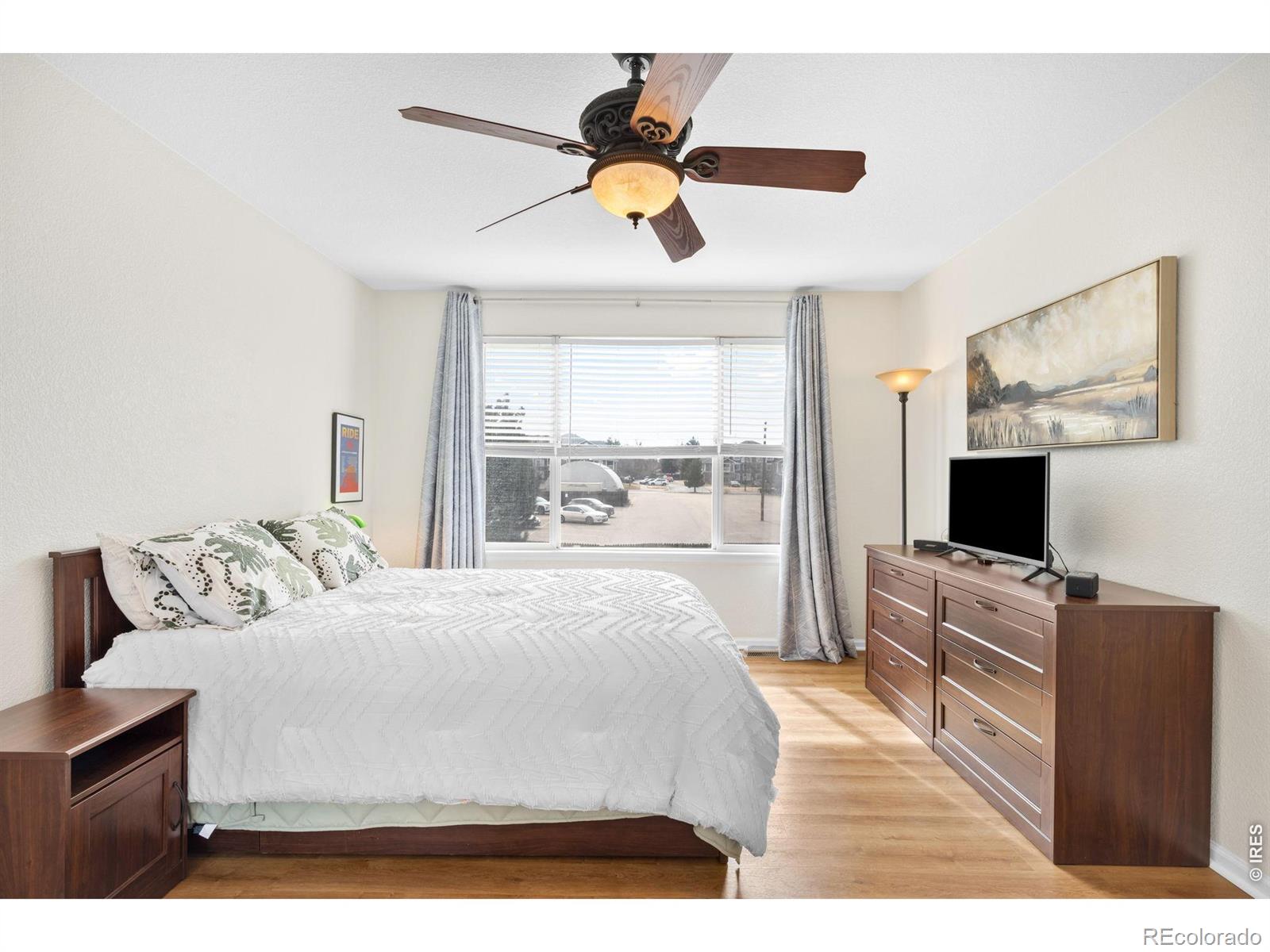 MLS Image #11 for 9559 e iowa circle,denver, Colorado