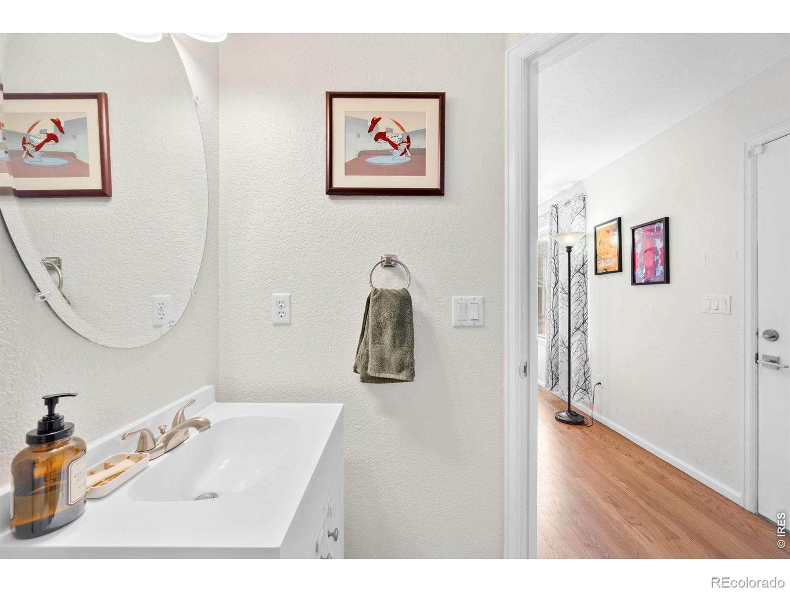 MLS Image #9 for 9559 e iowa circle,denver, Colorado