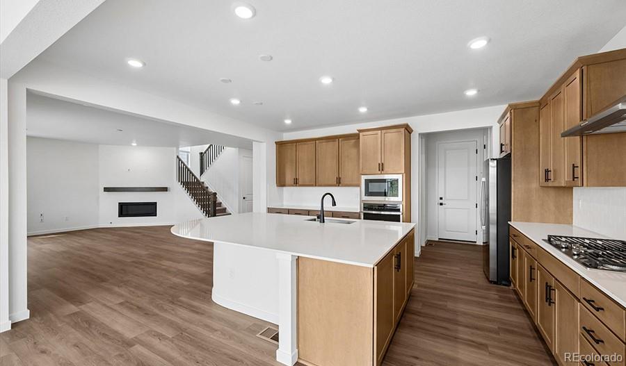 MLS Image #10 for 3882 n hayleyville street,aurora, Colorado