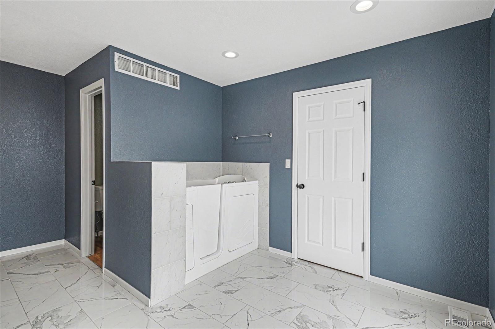 MLS Image #12 for 20734 e 49th avenue,denver, Colorado