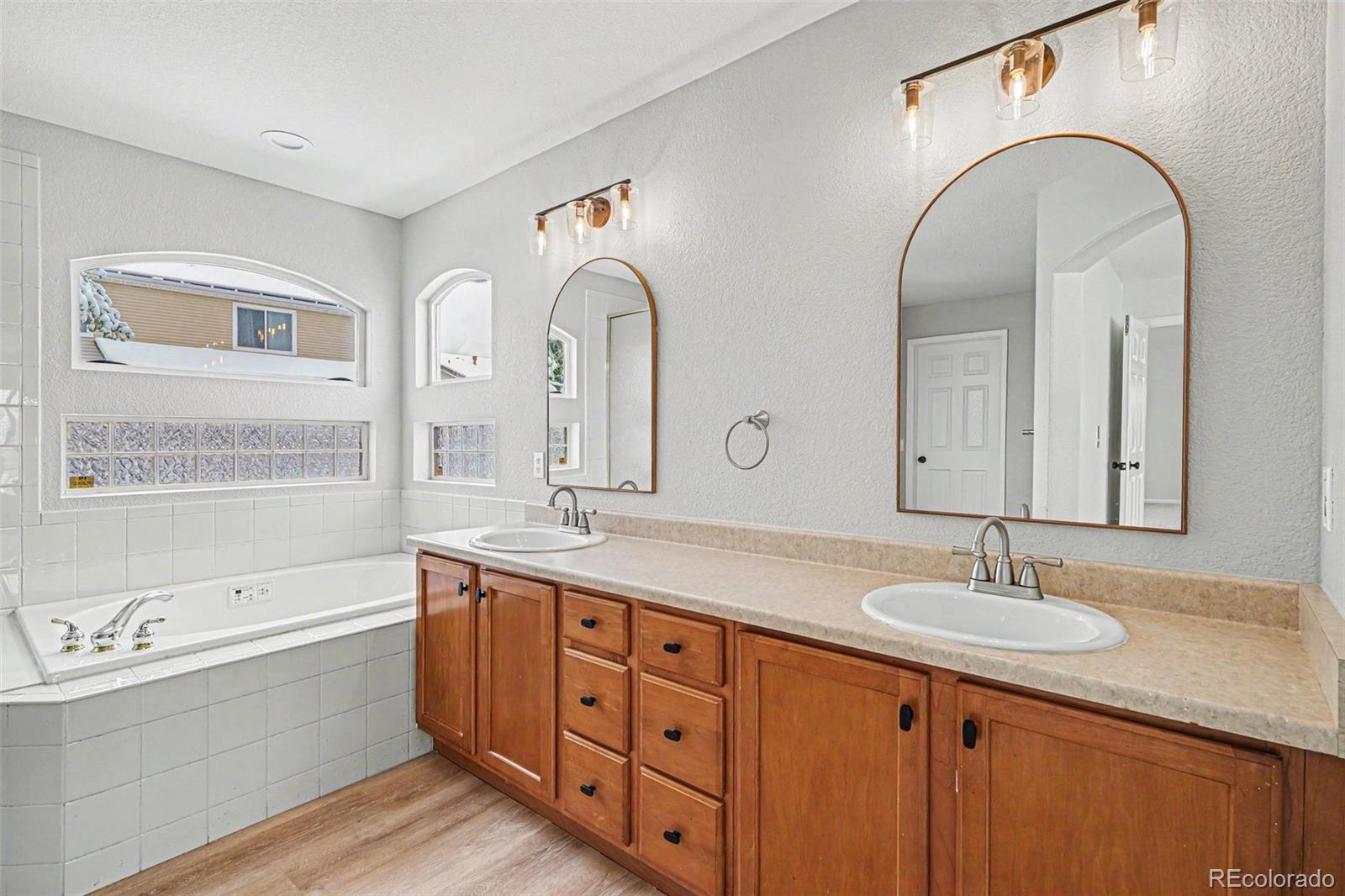 MLS Image #17 for 20734 e 49th avenue,denver, Colorado