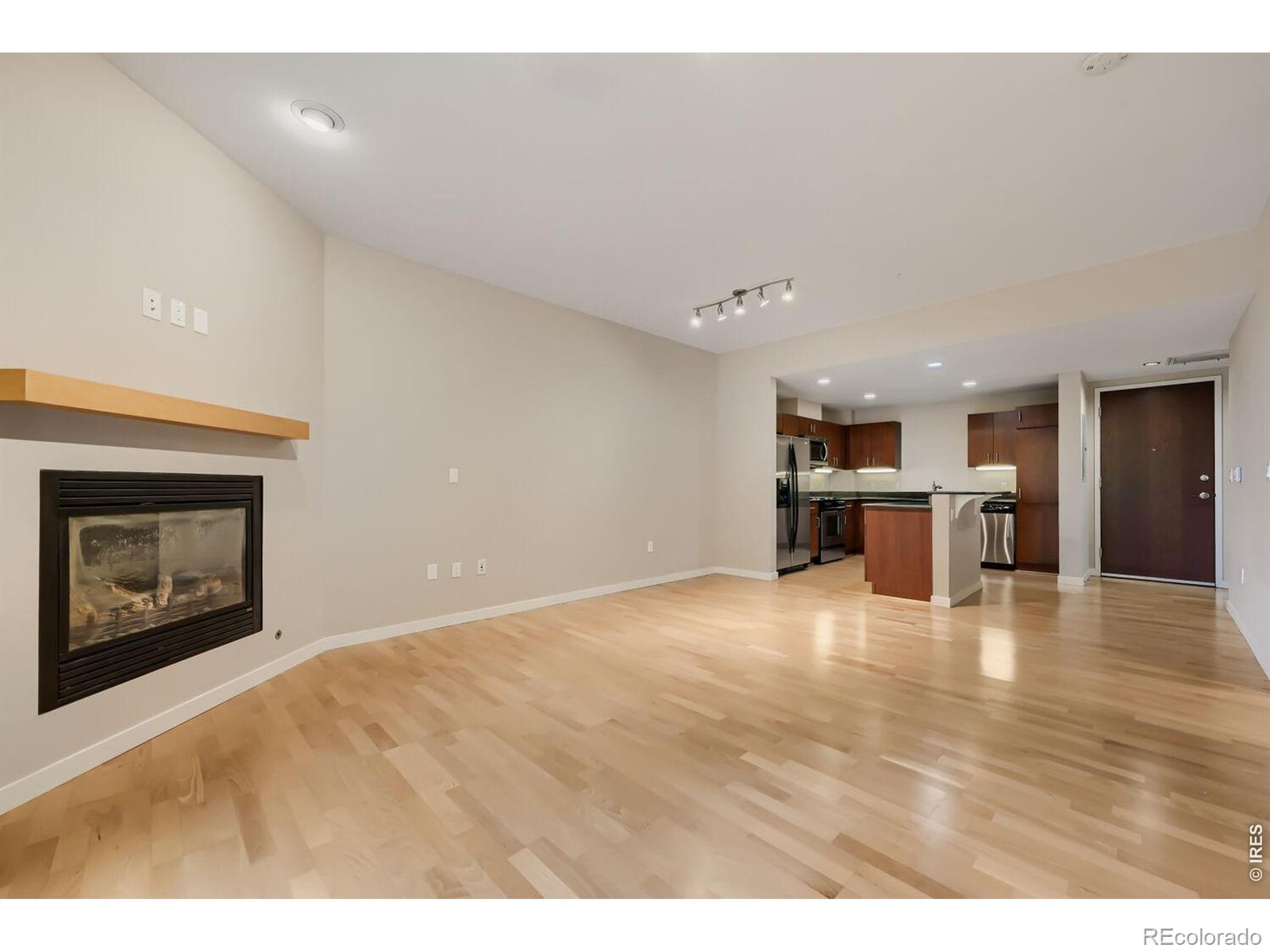 MLS Image #3 for 3701  arapahoe avenue,boulder, Colorado