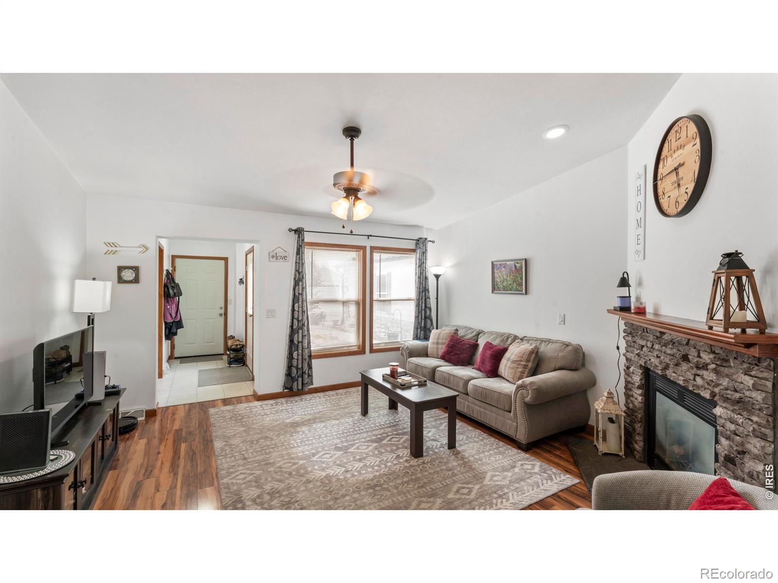 MLS Image #3 for 662 s carriage drive,milliken, Colorado