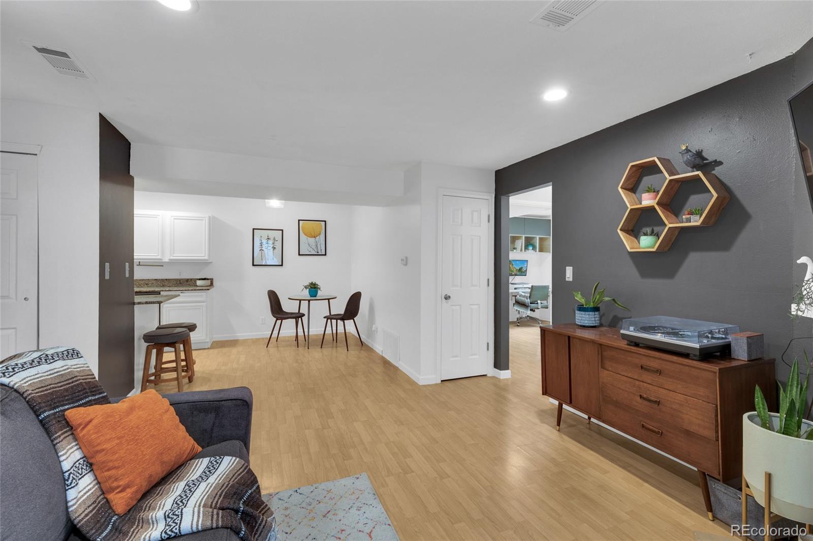 MLS Image #13 for 5300 e cherry creek south drive 1211,denver, Colorado