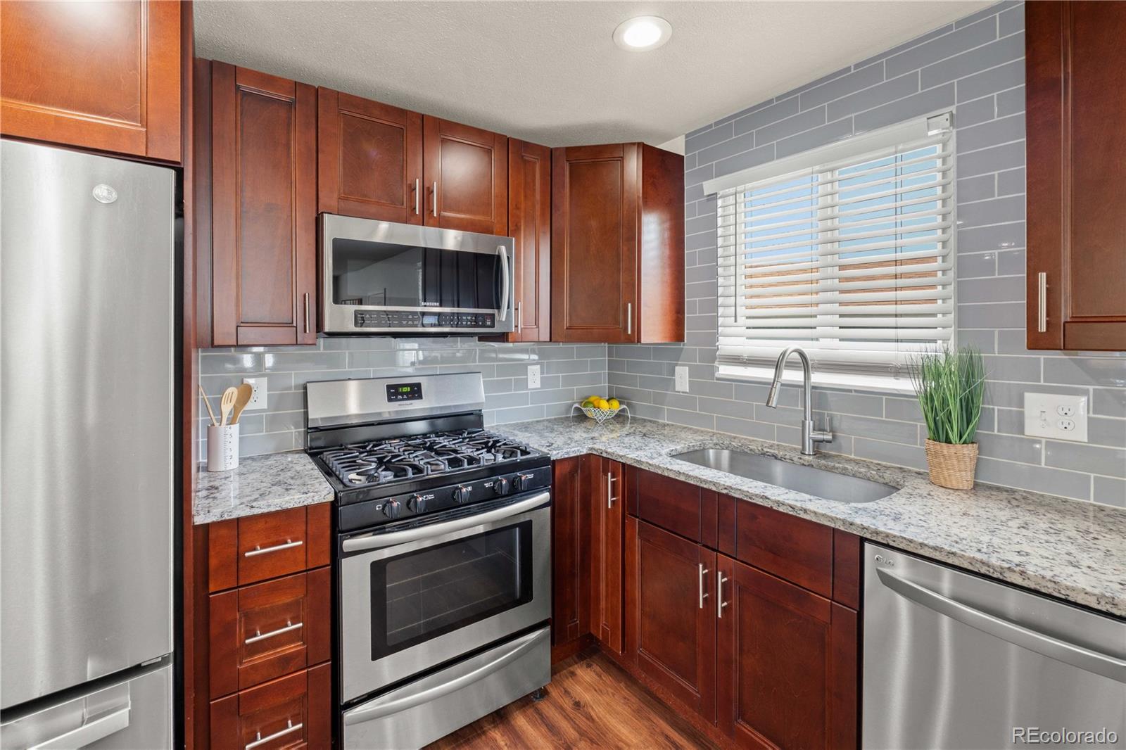 MLS Image #23 for 6261 w 74th place,arvada, Colorado