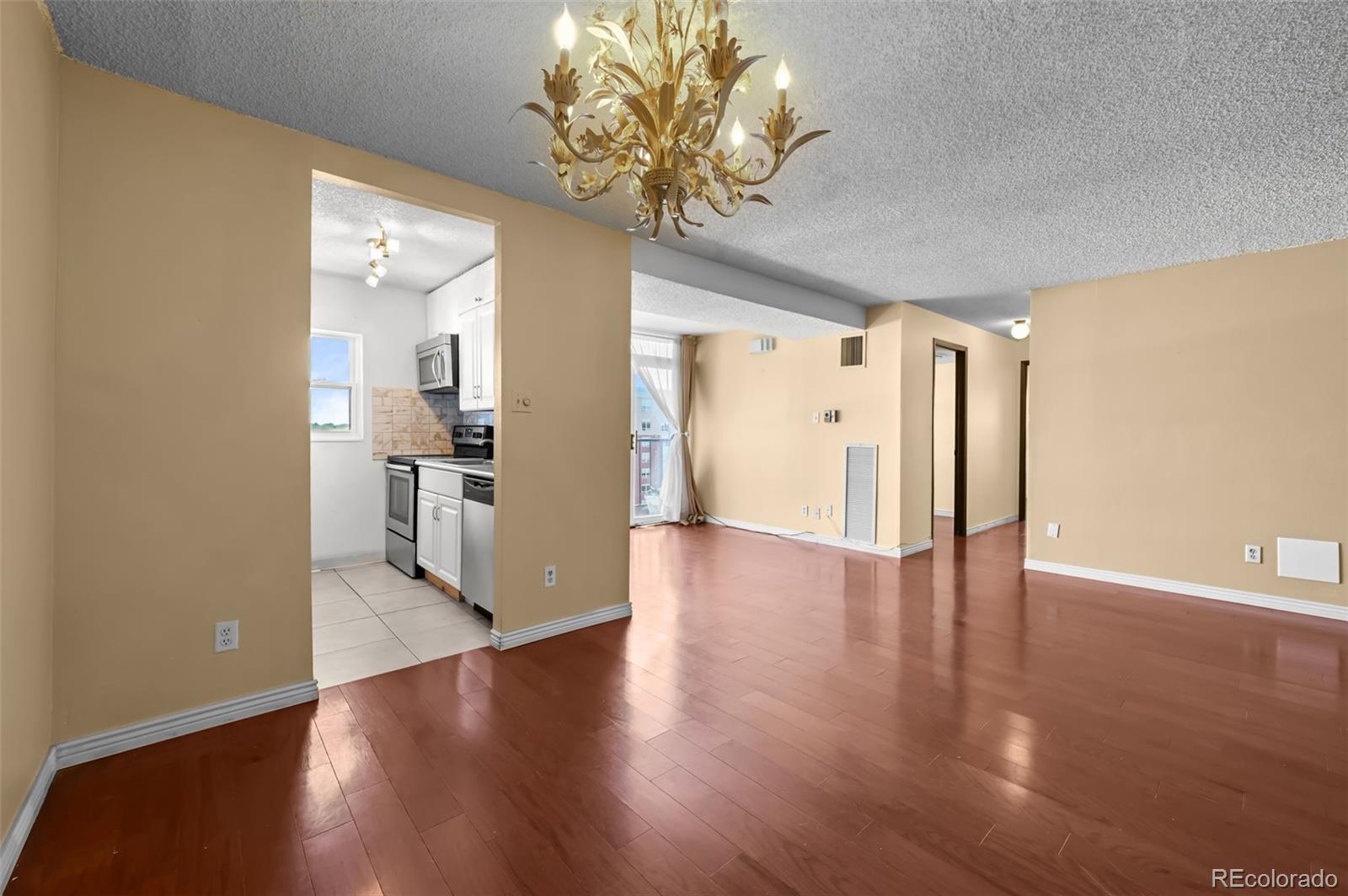 MLS Image #10 for 2  adams street 1507,denver, Colorado