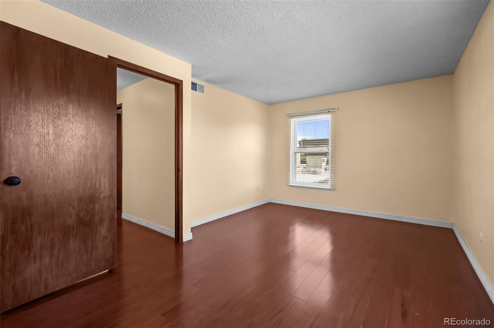 MLS Image #14 for 2  adams street 1507,denver, Colorado